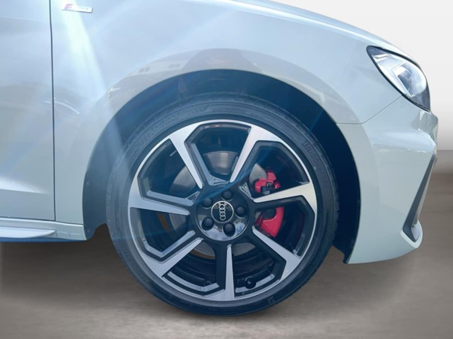 Bild über Audi A1 Sportback S line 35 TFSI S tronic - für weitere Informationen kontaktieren Sie den Audi Partner