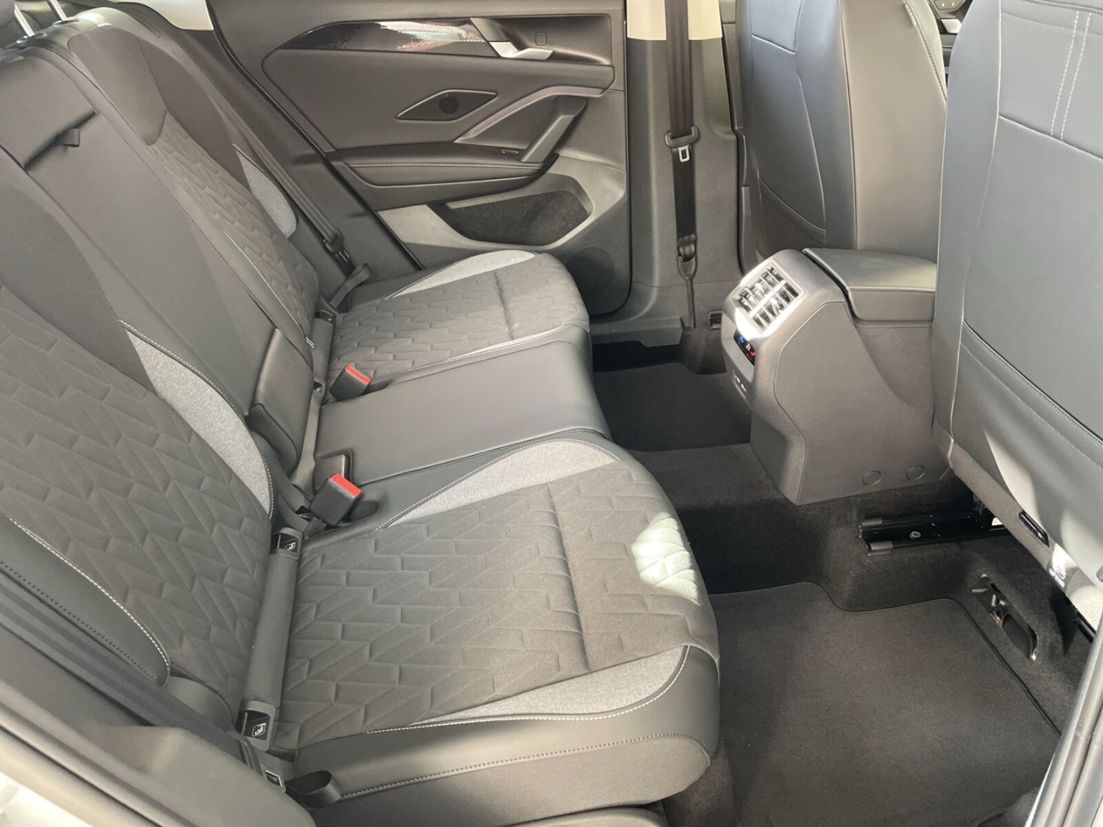 Volkswagen Tiguan – Bild 8