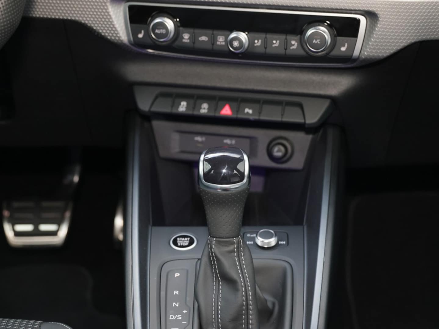 Bild über Audi A1 Sportback S line 35 TFSI S tronic - für weitere Informationen kontaktieren Sie den Audi Partner