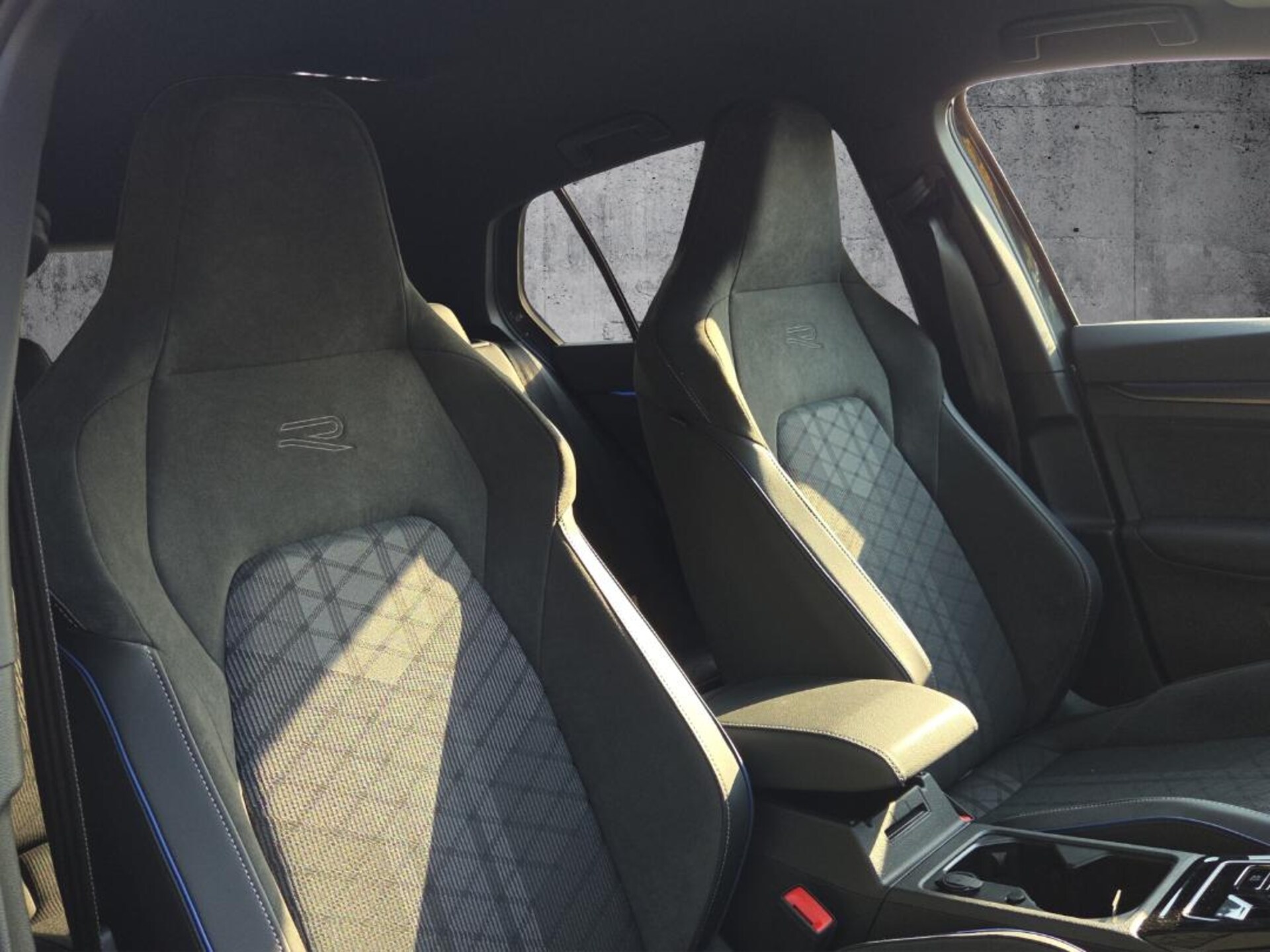 Volkswagen Golf R-Line