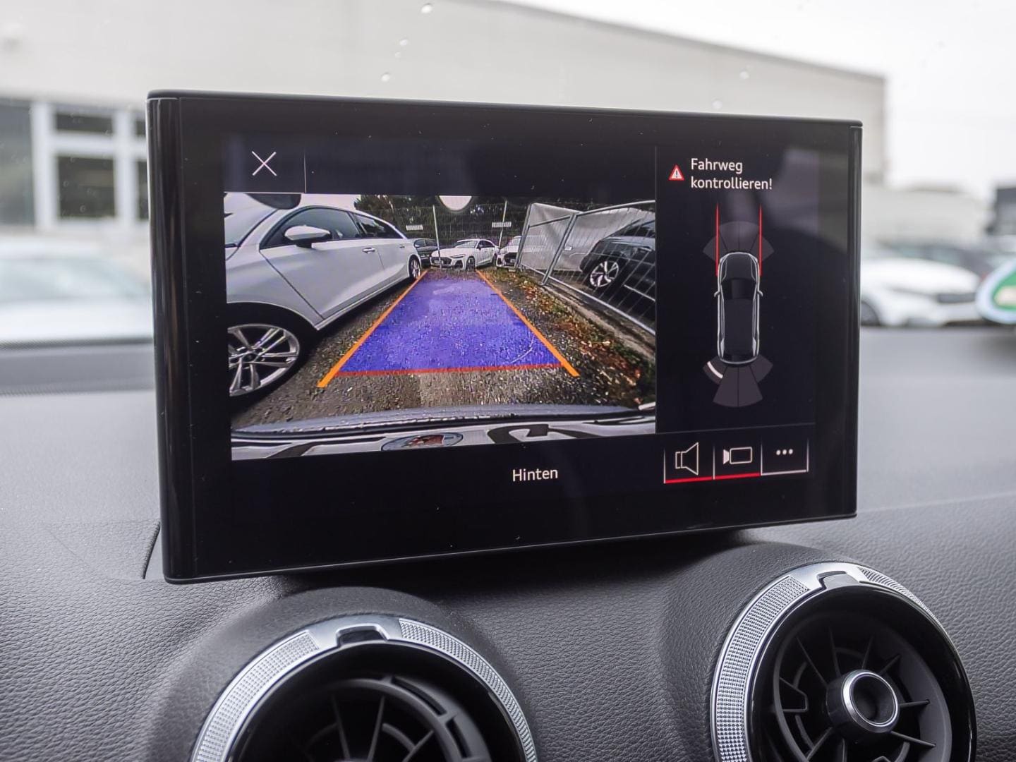 Bild über Audi Q2 advanced 30 TFSI Schaltgetriebe - für weitere Informationen kontaktieren Sie den Audi Partner