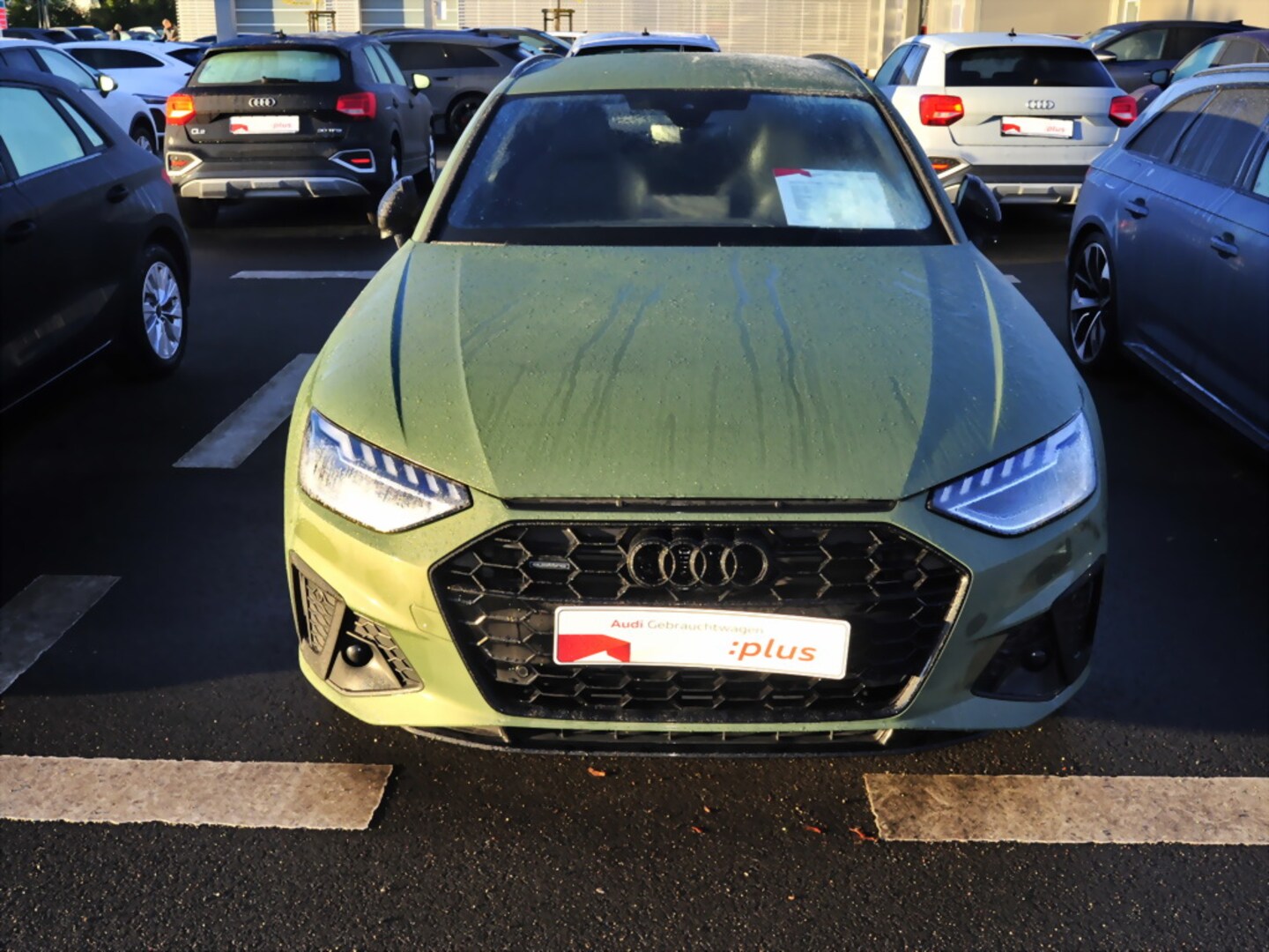 Bild über Audi A4 Avant S line 40 TFSI quattro S tronic - für weitere Informationen kontaktieren Sie den Audi Partner