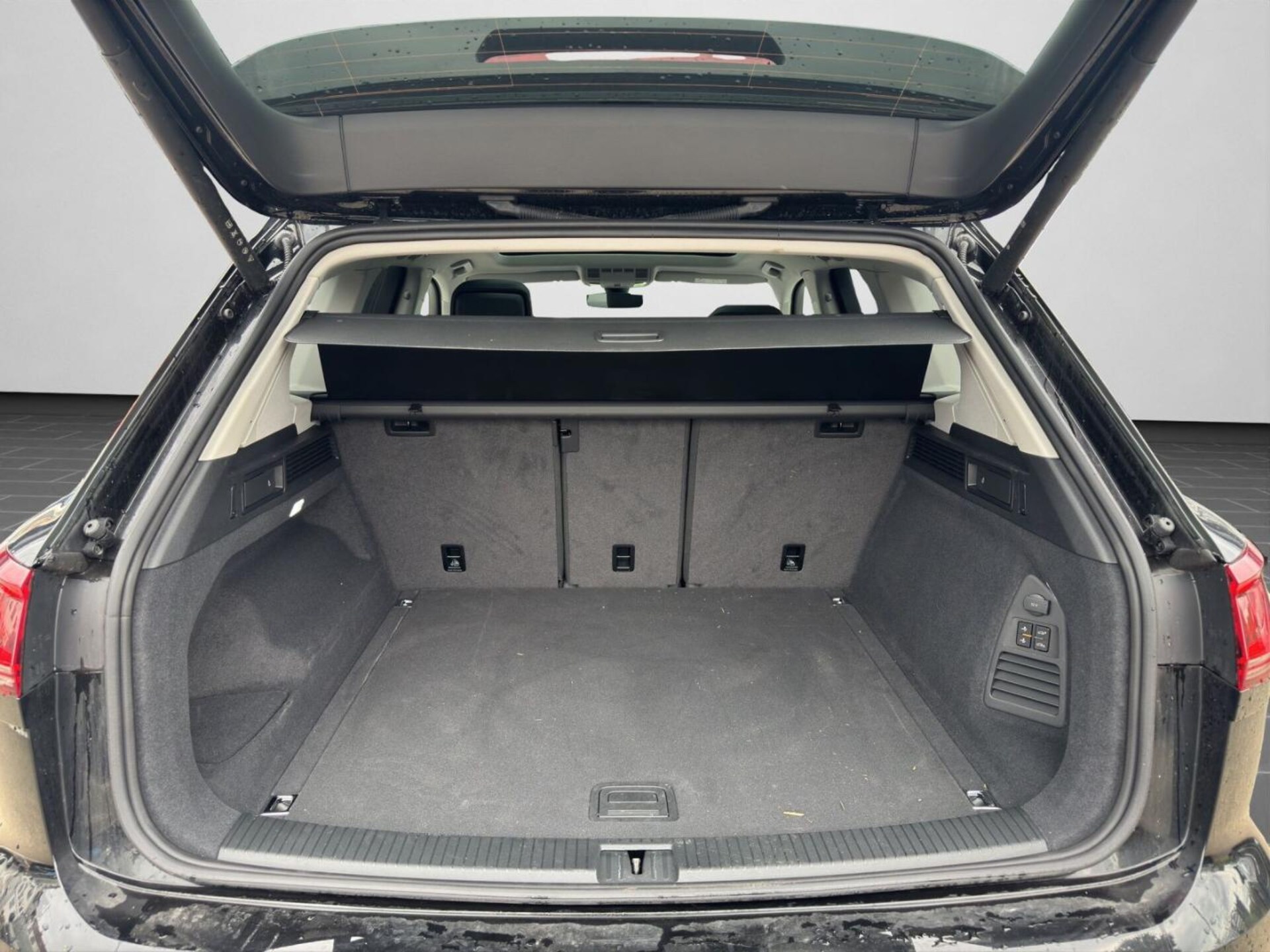 Volkswagen Touareg Basis-Modell