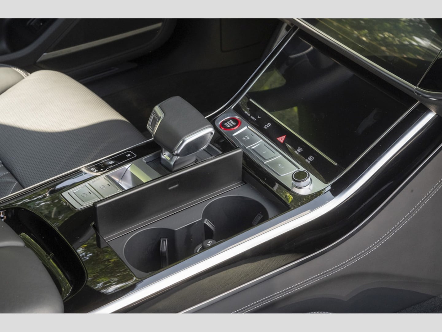 Bild über Audi S8 TFSI quattro tiptronic - für weitere Informationen kontaktieren Sie den Audi Partner