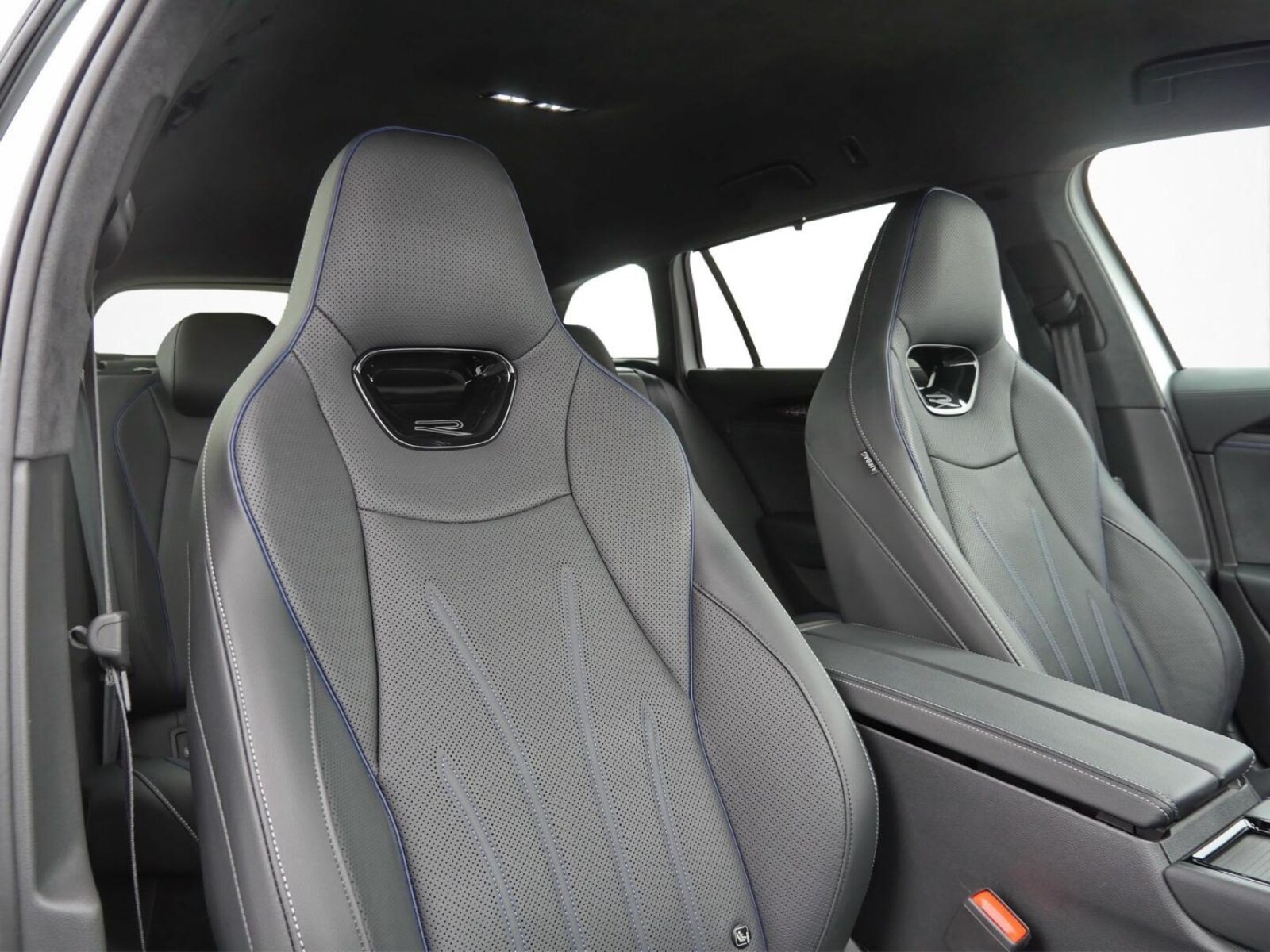 Volkswagen Passat – Bild 10