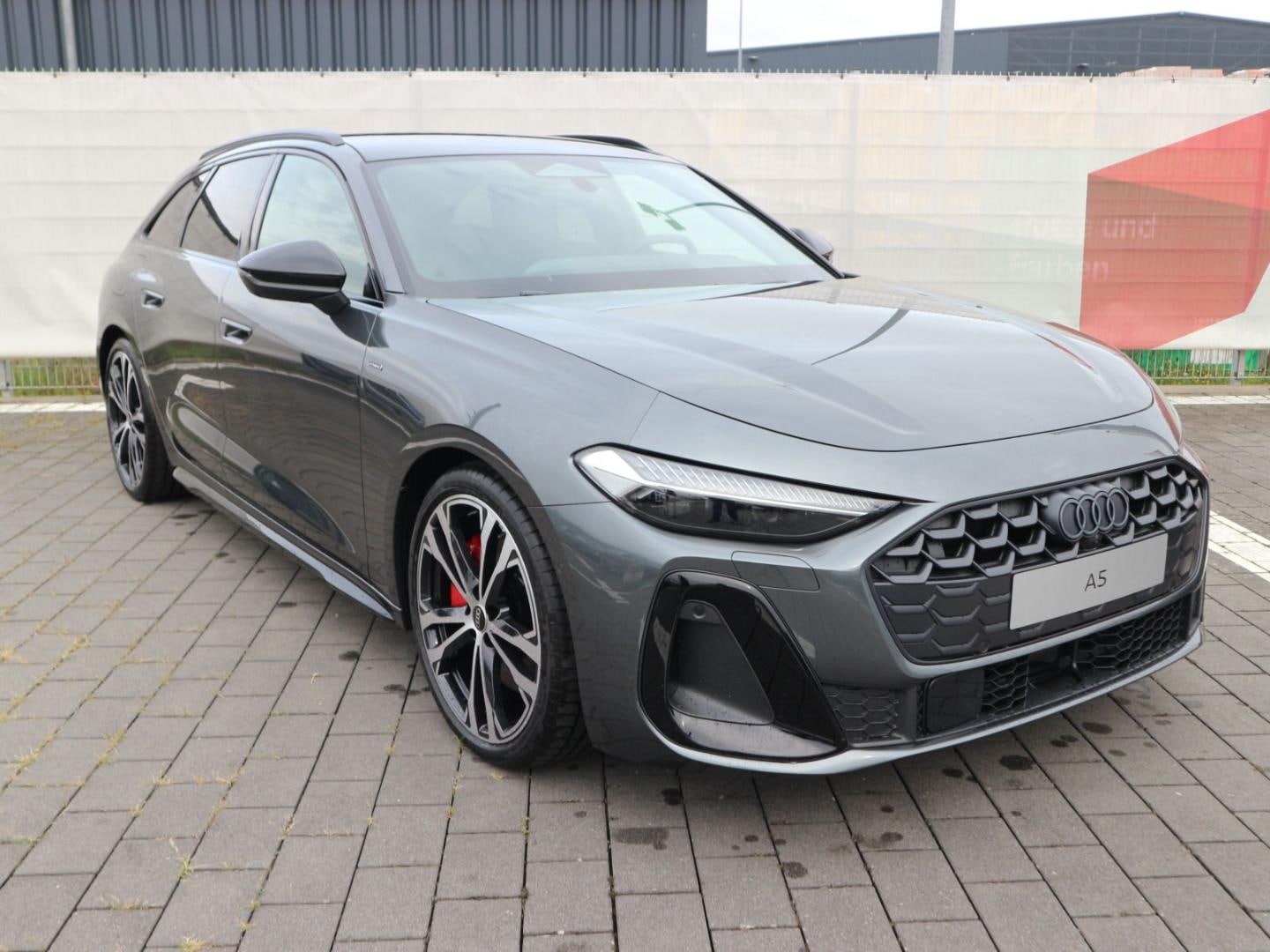 Bild über Audi A5 Avant e-hybrid e-hybrid quattro 270 kW S tronic - für weitere Informationen kontaktieren Sie den Audi Partner