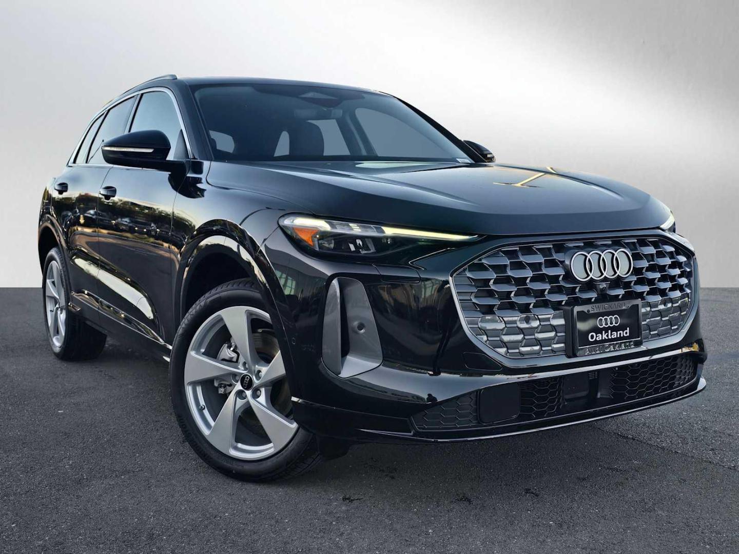 2025 Audi Q5 40 Premium Plus's photo