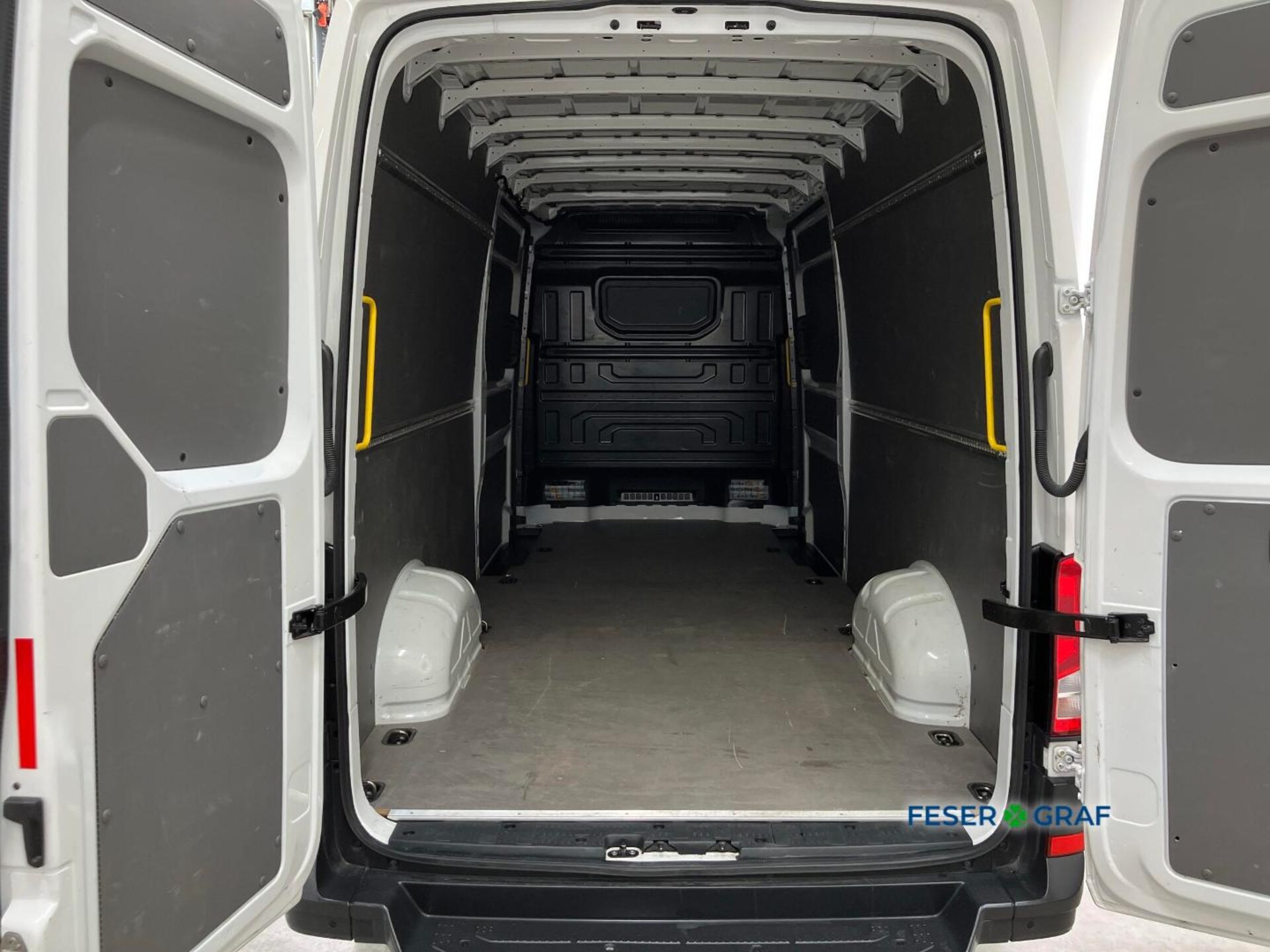 Volkswagen Crafter Kasten langer Radstand