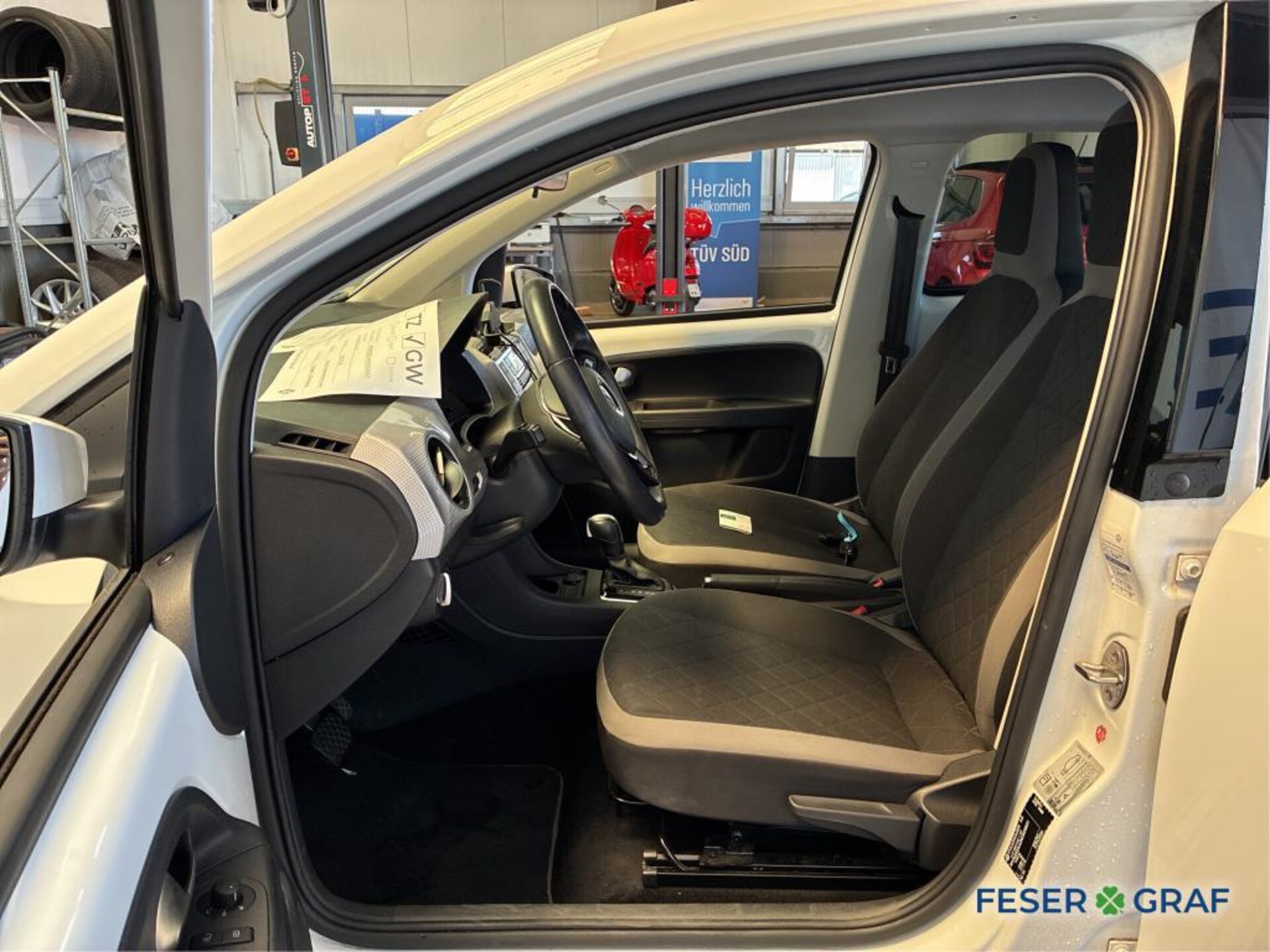 Volkswagen e-up! Style "Plus"
