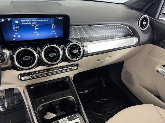 2025 Mercedes-Benz GLB 250