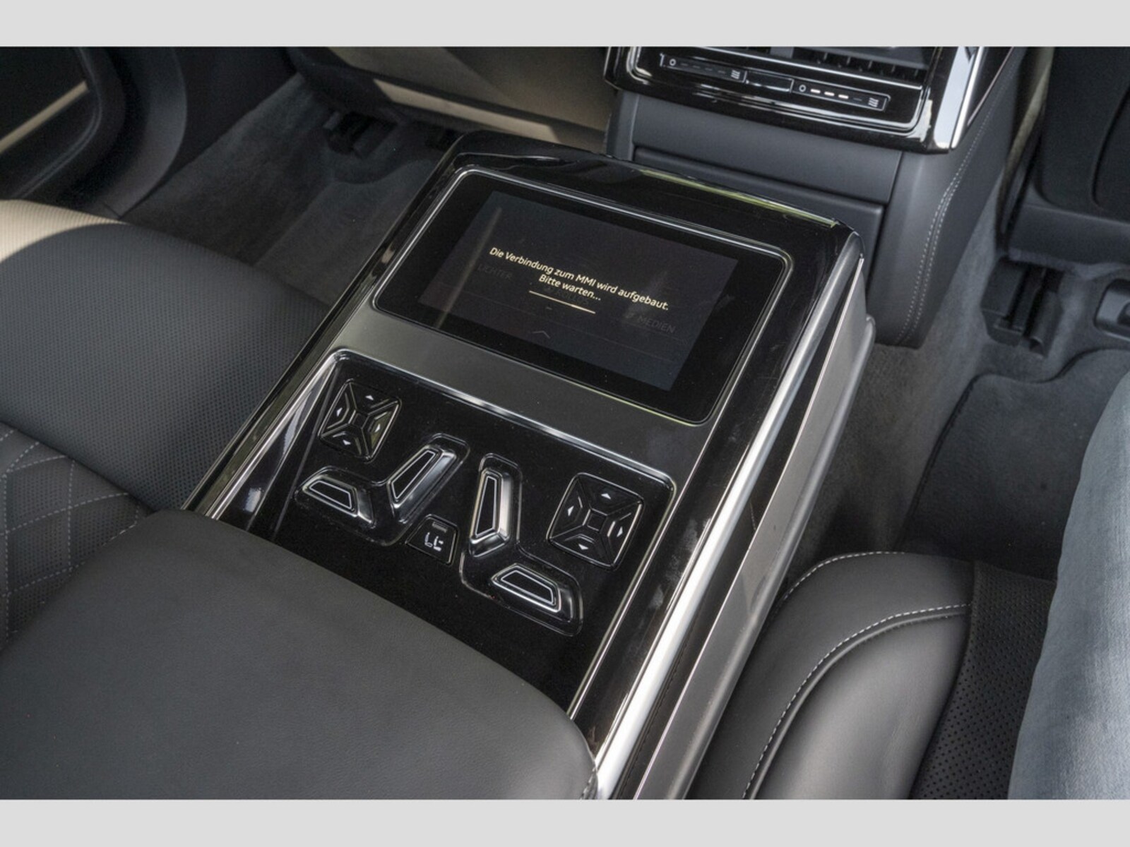 Audi S8 – Bild 11