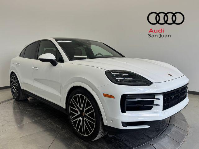 2025 Porsche Cayenne S's photo