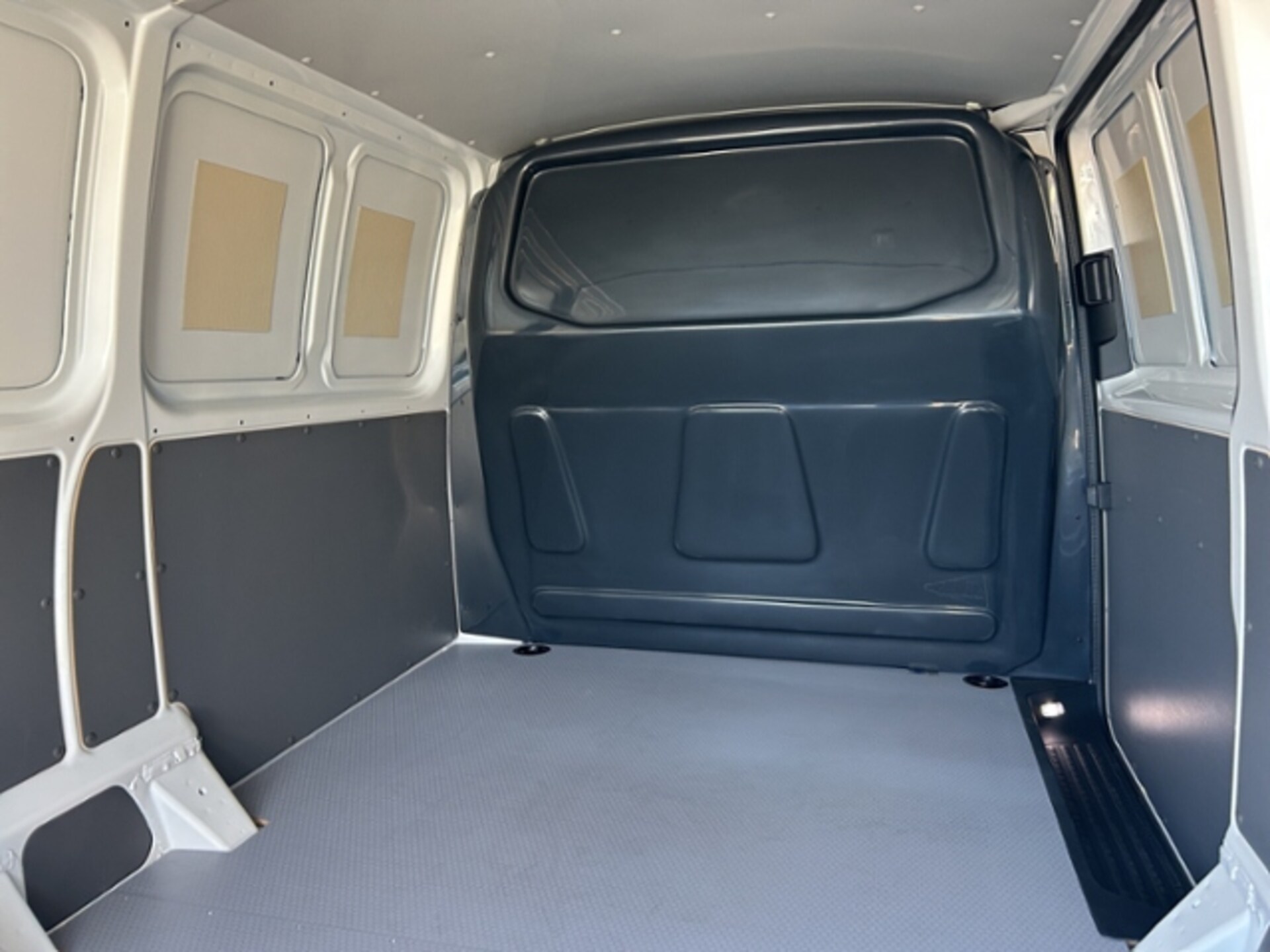 Volkswagen T6.1 Transporter Kasten langer Radstand