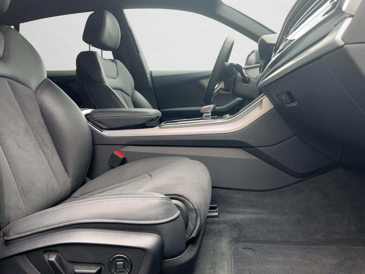 Bild über Audi Q8 SUV 50 TDI quattro tiptronic - für weitere Informationen kontaktieren Sie den Audi Partner