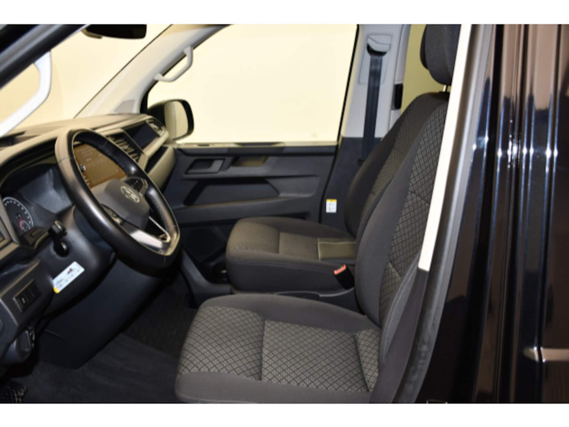 Volkswagen T6.1 California Beach