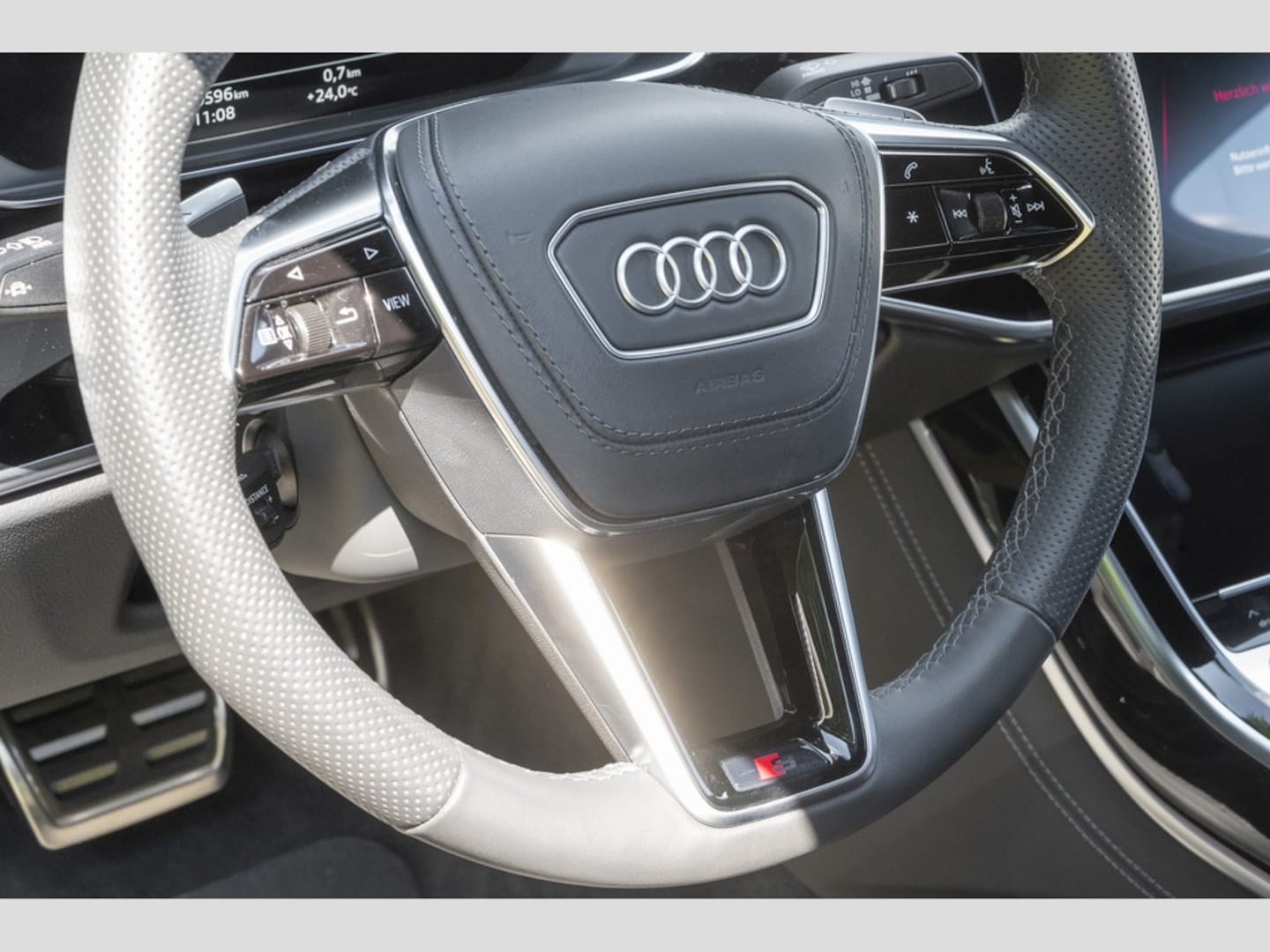 Bild über Audi S8 TFSI quattro tiptronic - für weitere Informationen kontaktieren Sie den Audi Partner