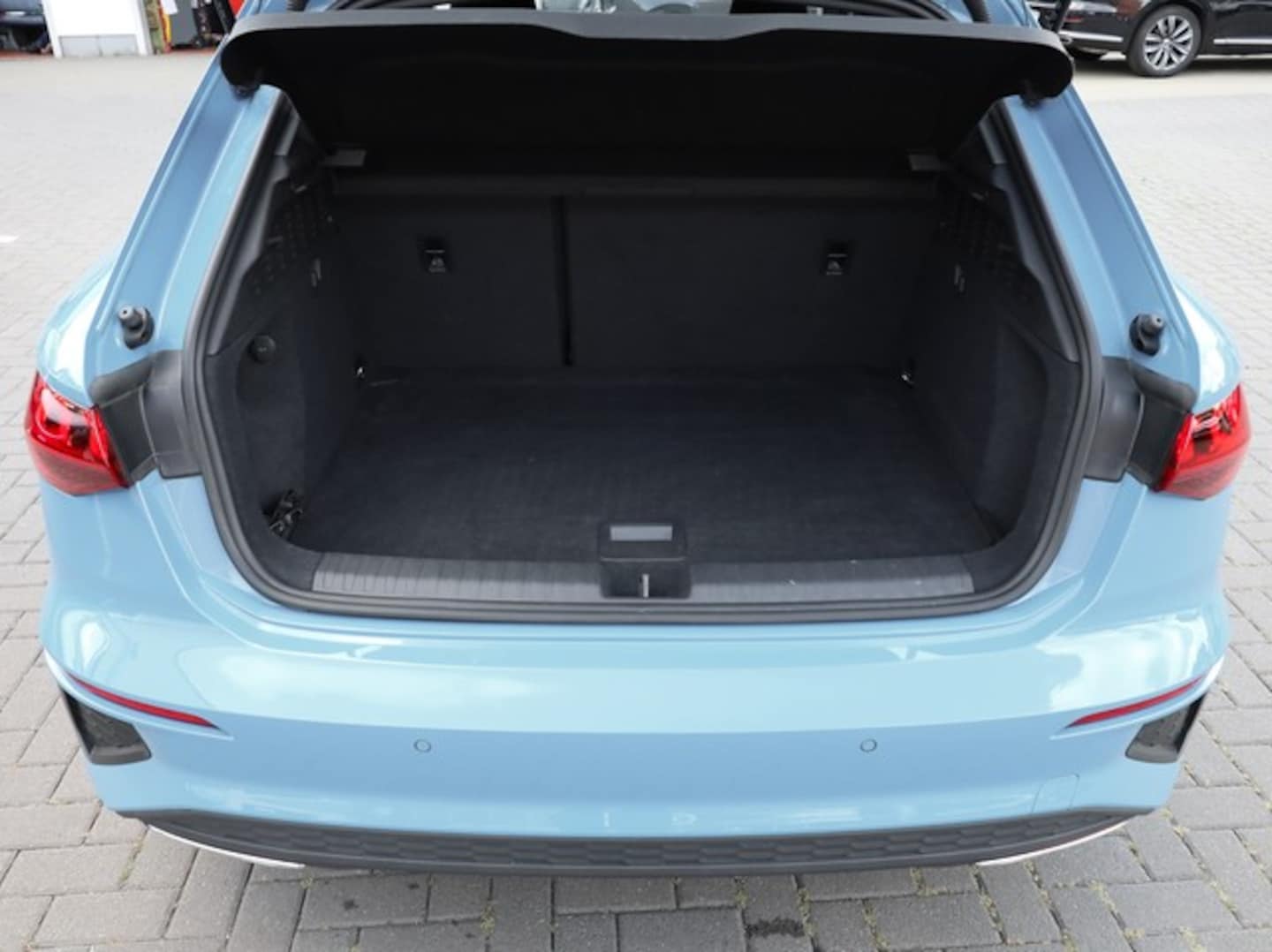Bild über Audi A3 Sportback S line 35 TFSI S tronic - für weitere Informationen kontaktieren Sie den Audi Partner