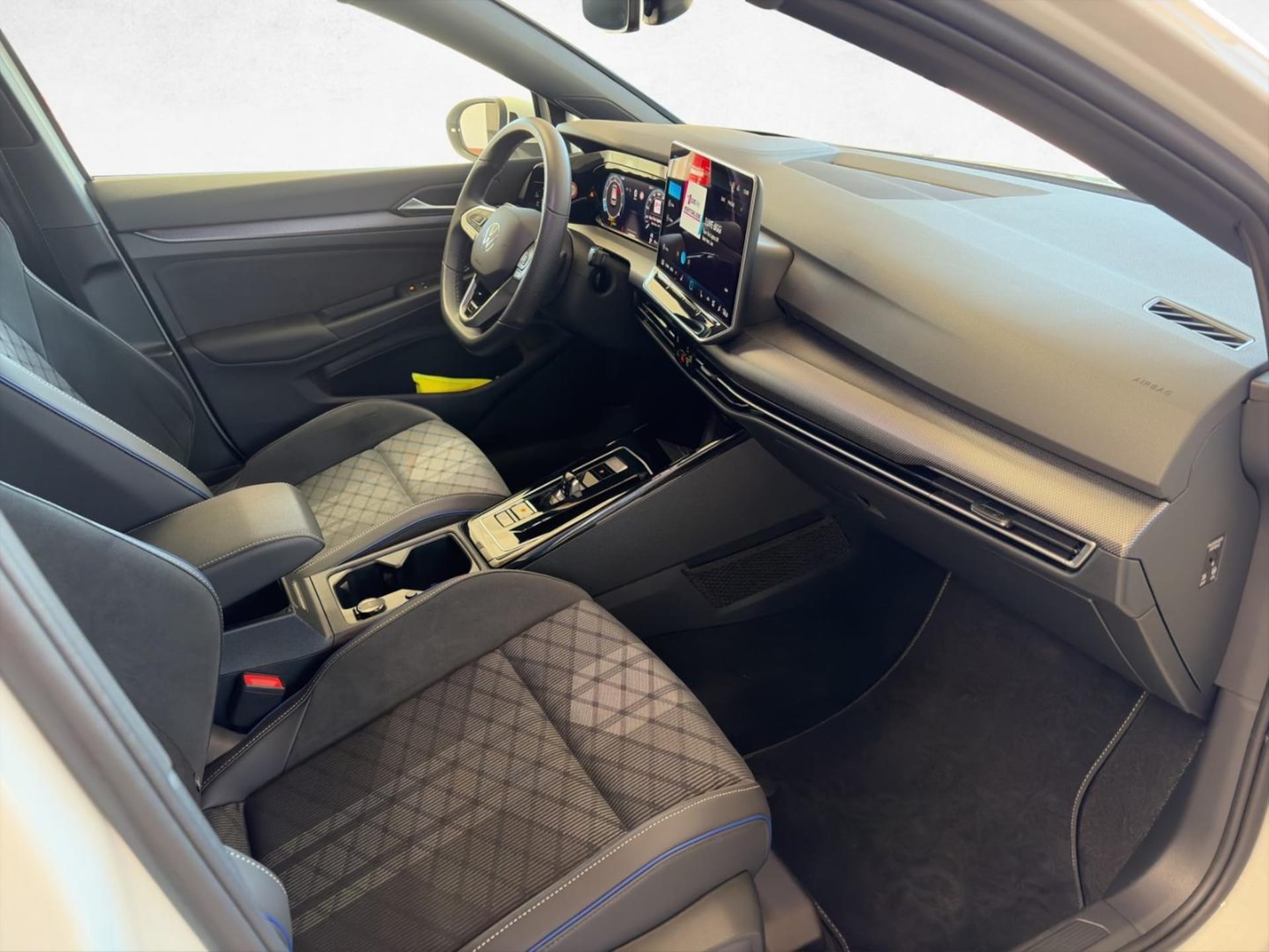 Volkswagen Golf R-Line