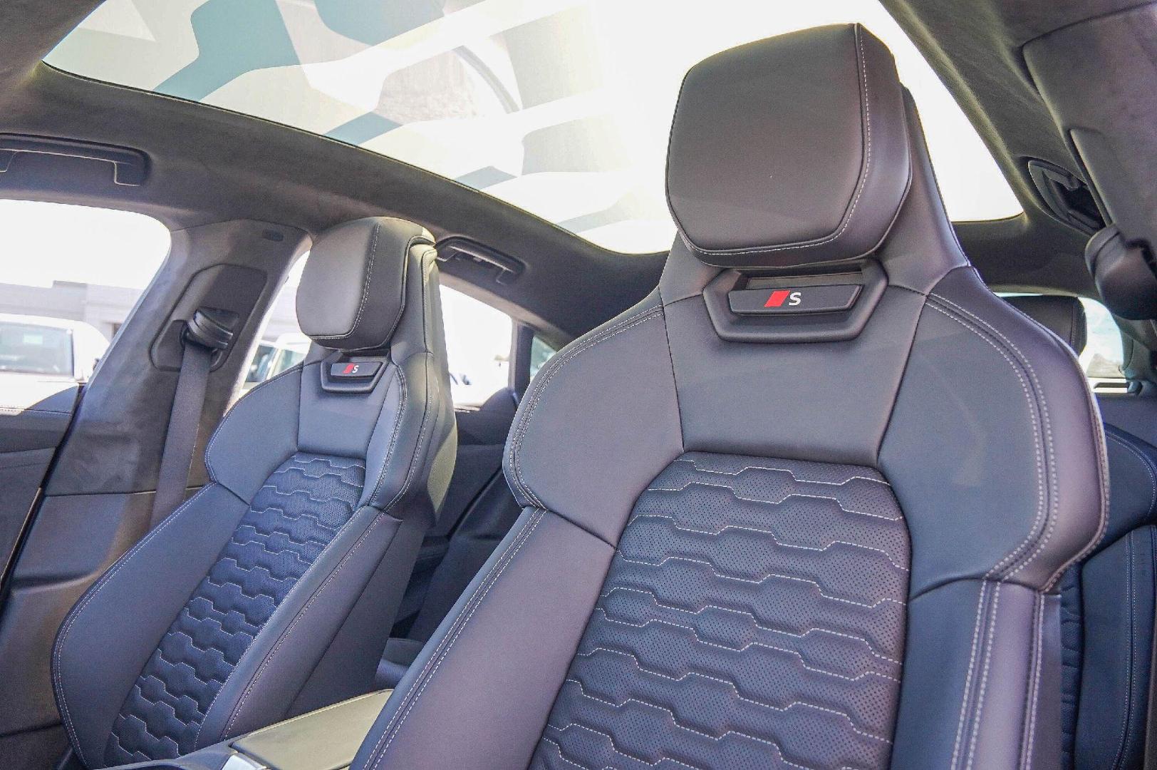 2026 Audi S e-tron GT Prestige - Photo 10