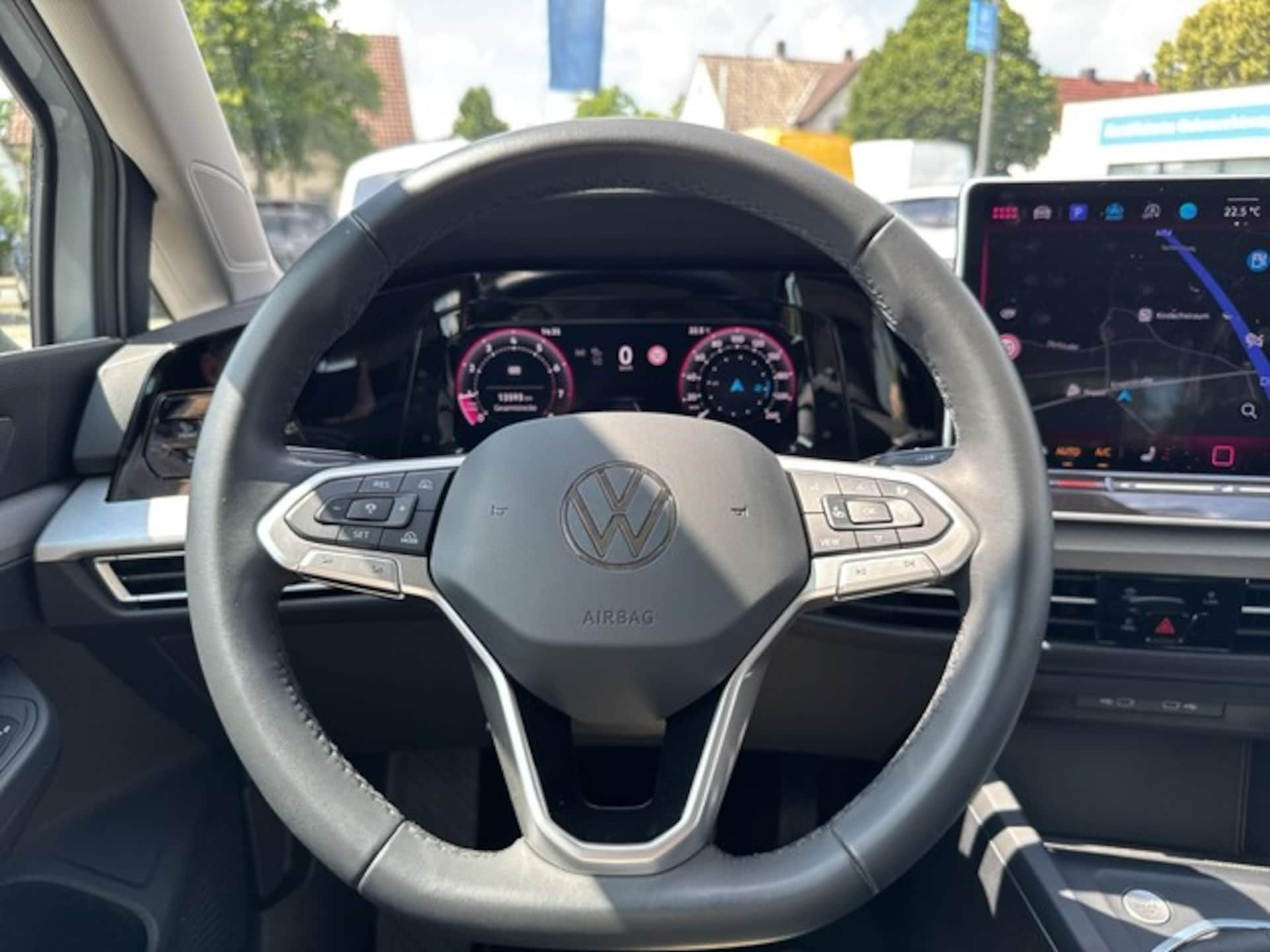 Volkswagen Golf Life