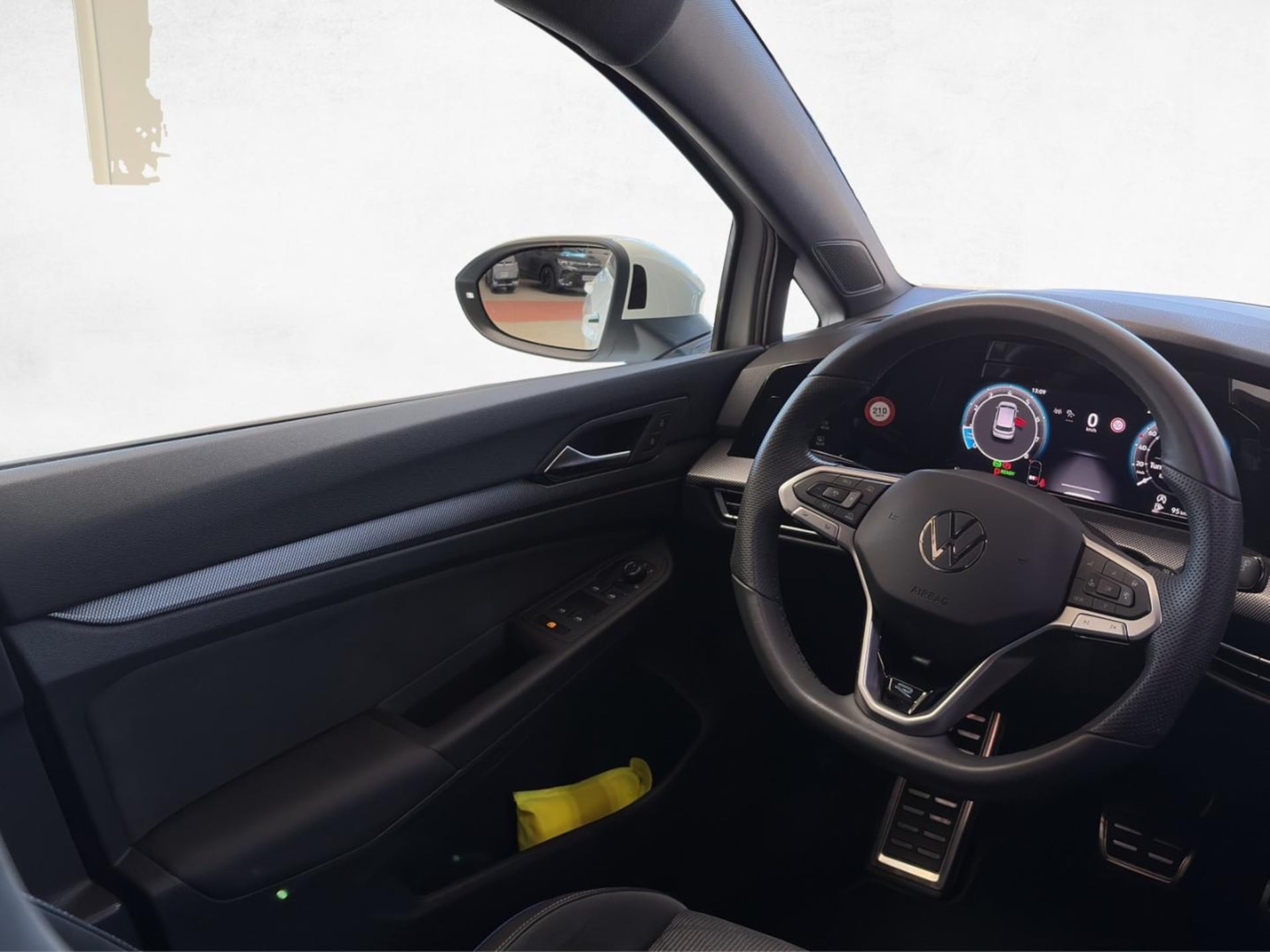 Volkswagen Golf R-Line