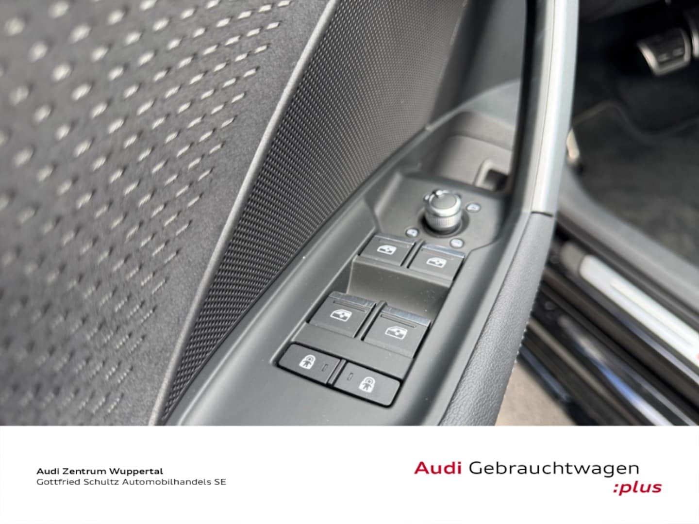 Bild über Audi S3 Sportback TFSI quattro S tronic - für weitere Informationen kontaktieren Sie den Audi Partner
