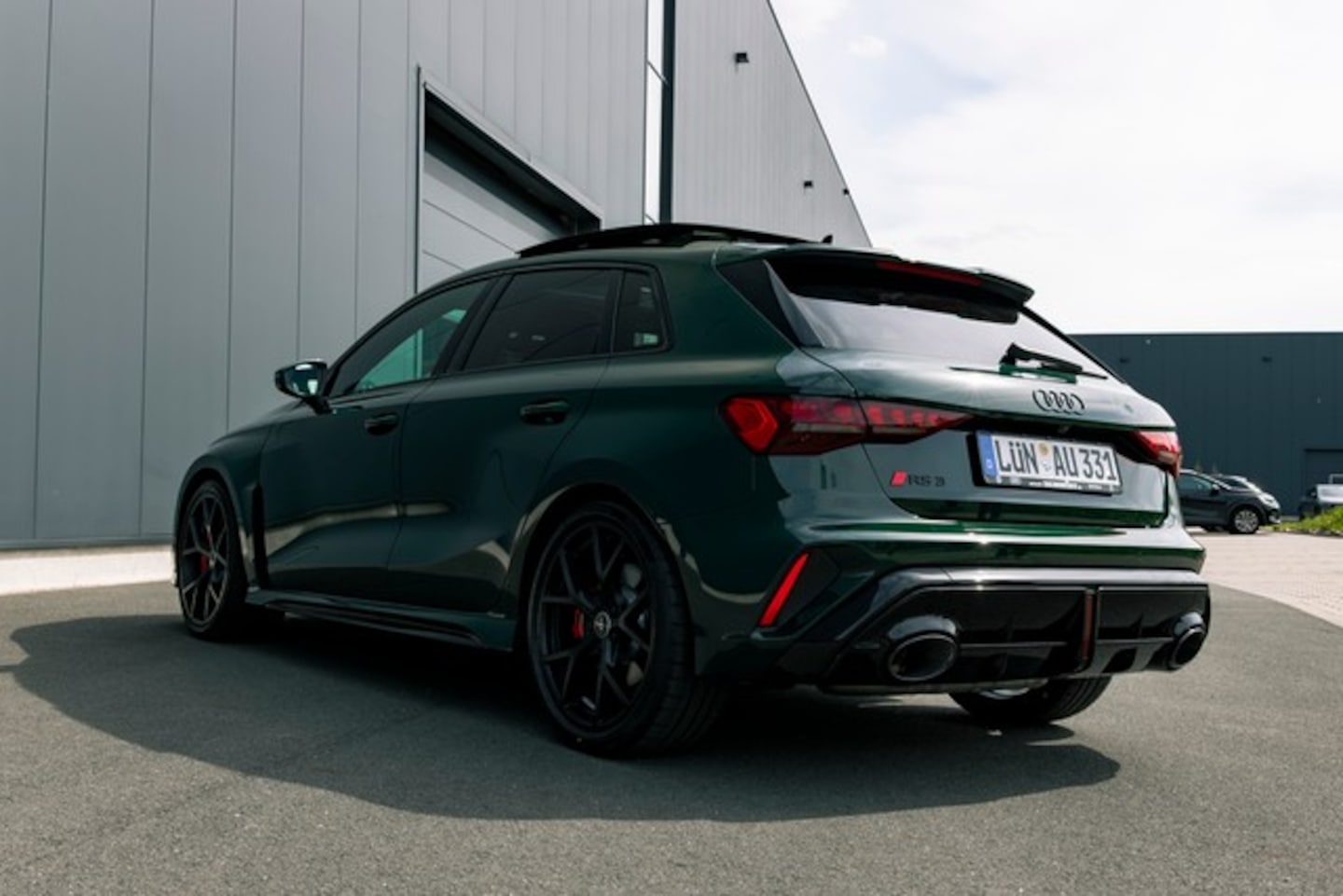 Bild über Audi RS 3 Sportback TFSI quattro 294 kW S tronic - für weitere Informationen kontaktieren Sie den Audi Partner