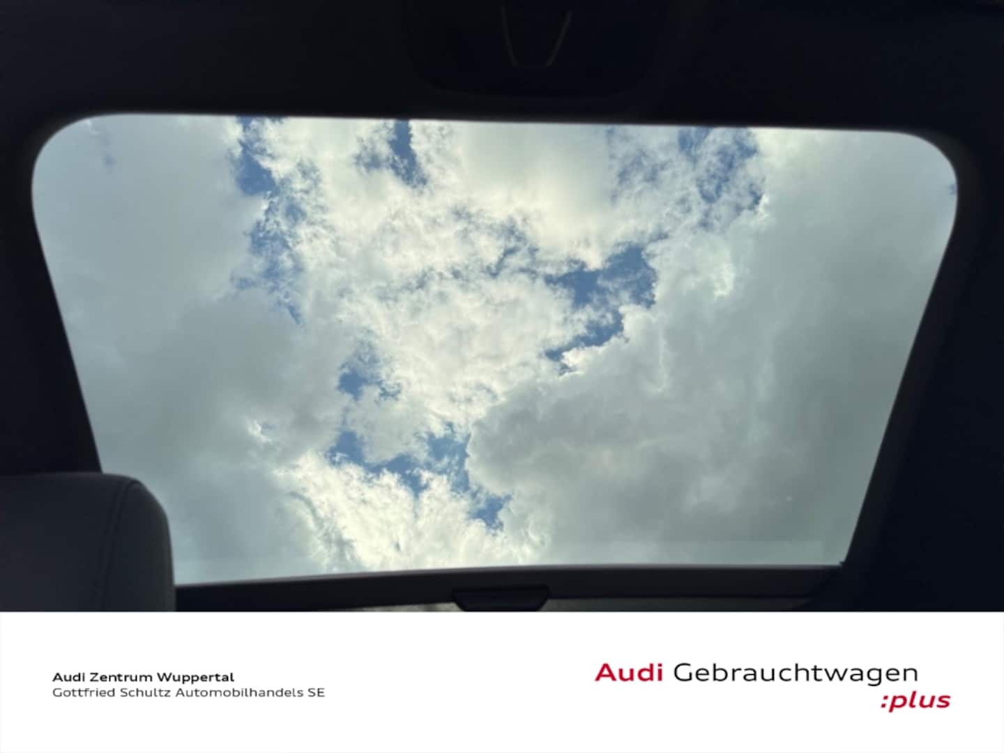 Bild über Audi S3 Sportback TFSI quattro S tronic - für weitere Informationen kontaktieren Sie den Audi Partner