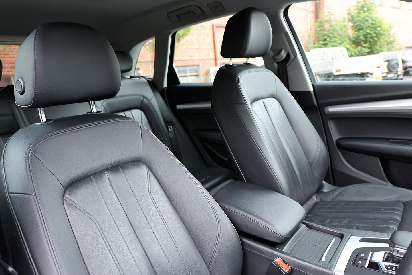 Image about Audi Q5 design 40 TDI quattro S tronic