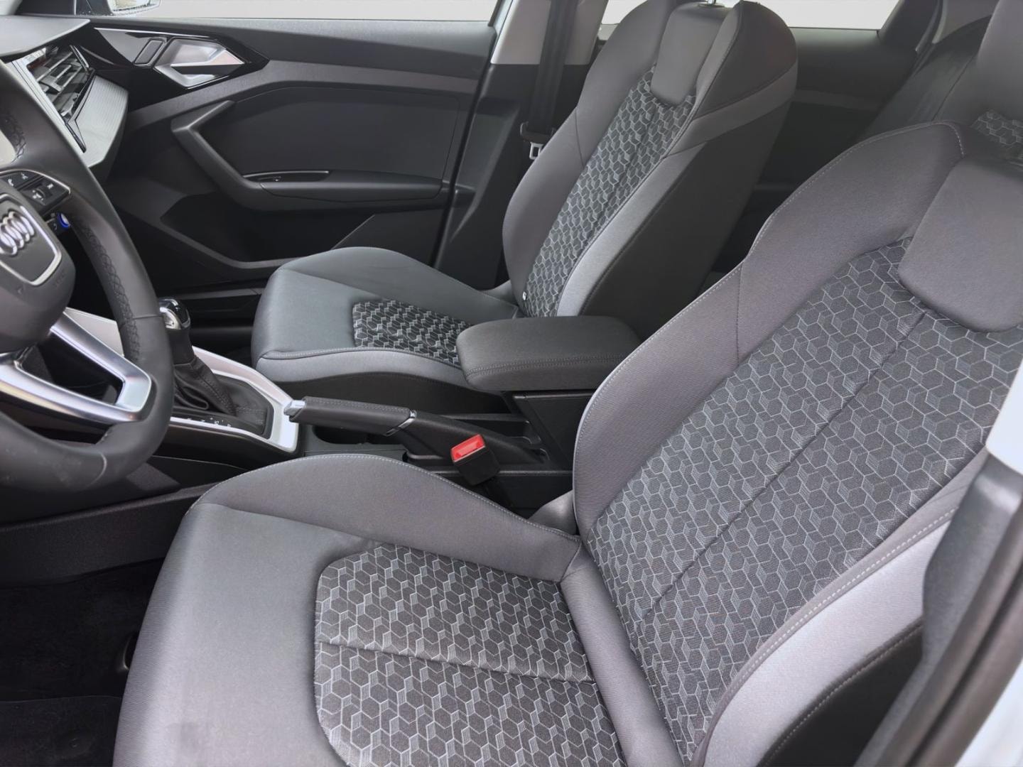Bild über Audi A1 allstreet 35 TFSI S tronic - für weitere Informationen kontaktieren Sie den Audi Partner