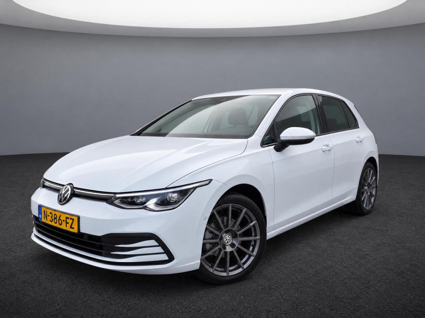 Volkswagen Golf 1.5 eTSI Life Business 2021, photo 1