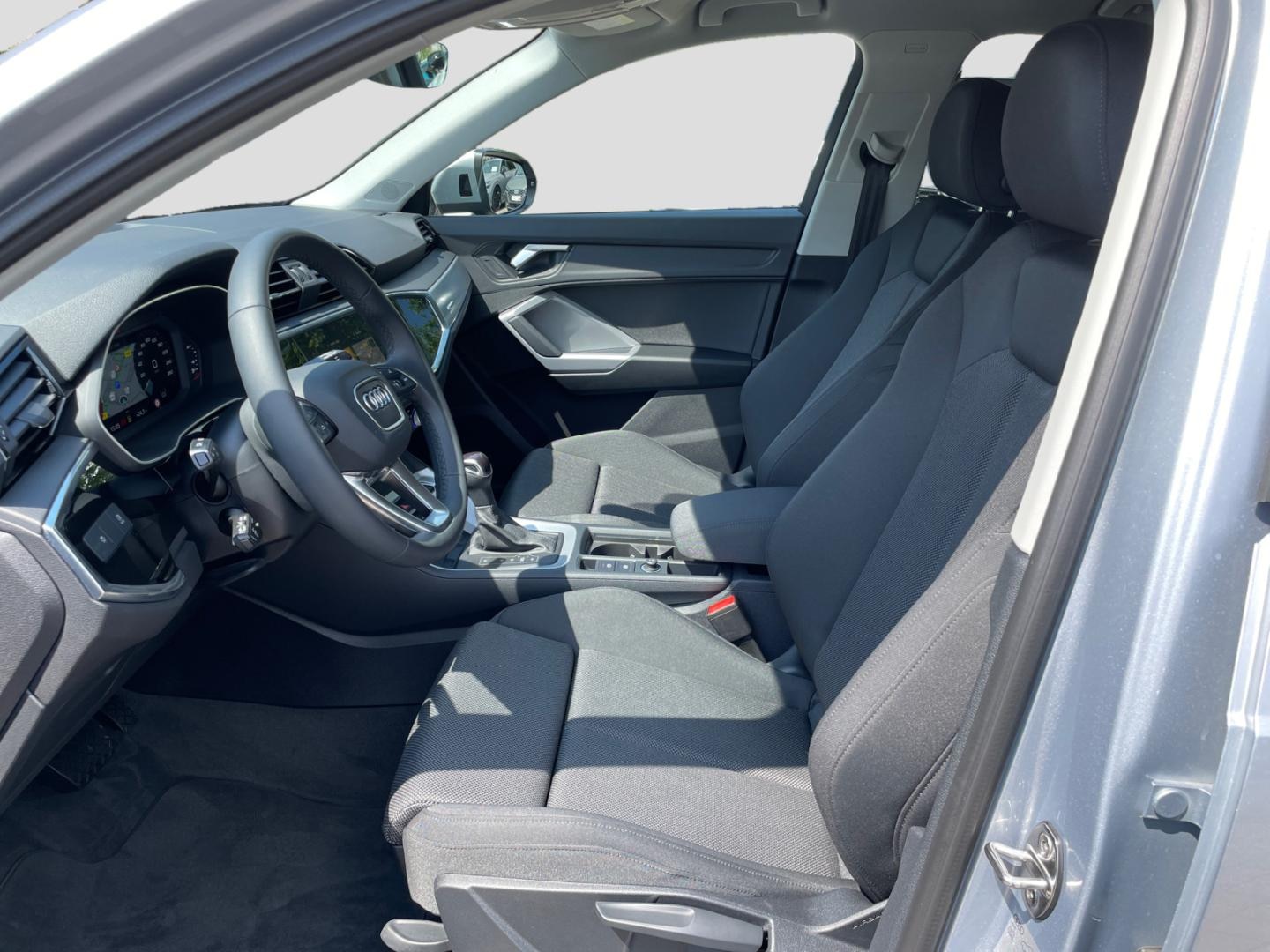 Bild über Audi Q3 TFSI 110 kW S tronic - für weitere Informationen kontaktieren Sie den Audi Partner