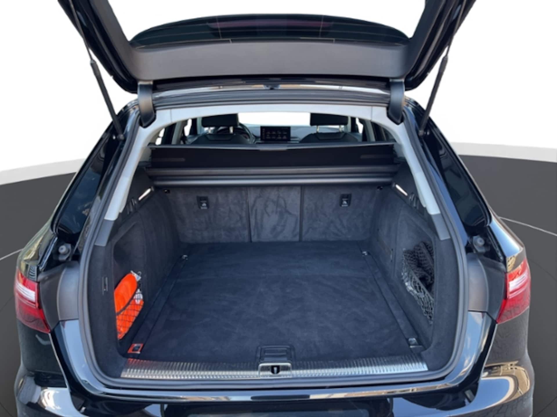 Audi A4 Avant S line