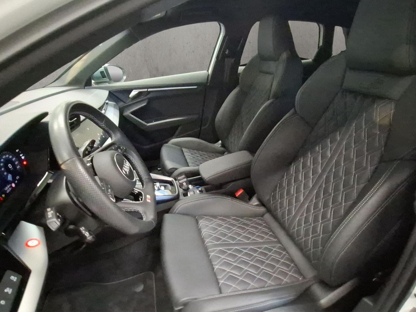 Bild über Audi S3 Sportback TFSI quattro S tronic - für weitere Informationen kontaktieren Sie den Audi Partner