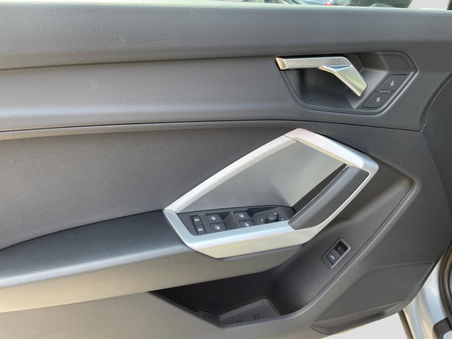 Bild über Audi Q3 TFSI 110 kW S tronic - für weitere Informationen kontaktieren Sie den Audi Partner