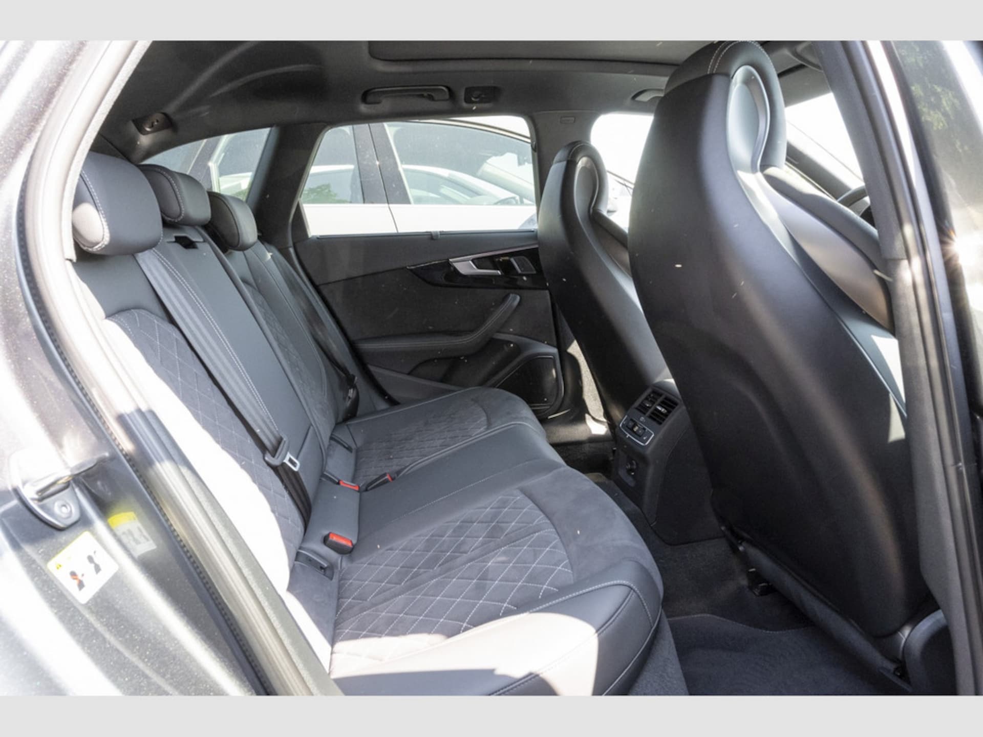 Audi A4 Avant S line