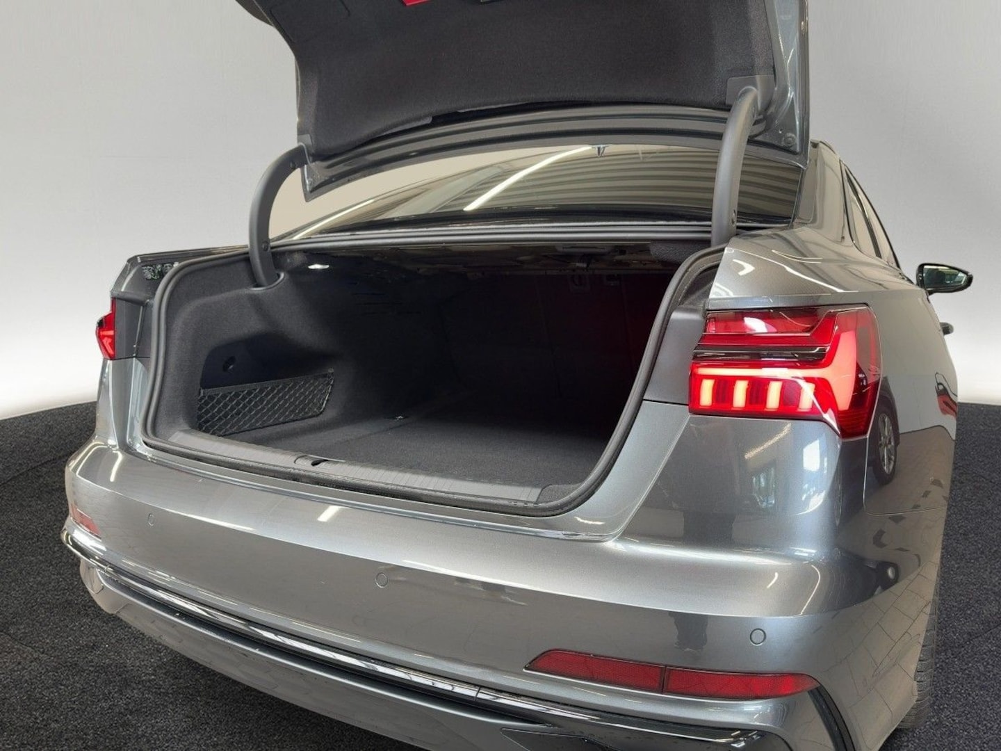 Bild über Audi A6 Limousine S line 45 TFSI quattro S tronic - für weitere Informationen kontaktieren Sie den Audi Partner