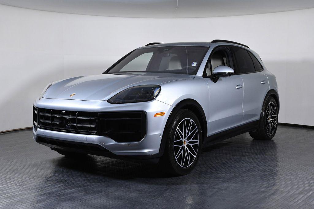 2025 Porsche Cayenne GTS's photo
