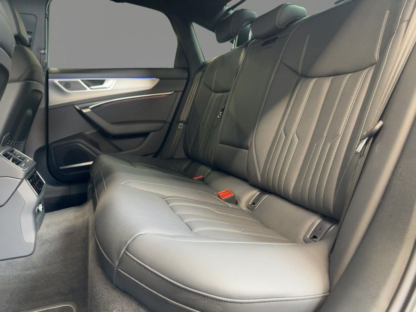 Bild über Audi A6 Limousine S line 45 TFSI quattro S tronic - für weitere Informationen kontaktieren Sie den Audi Partner