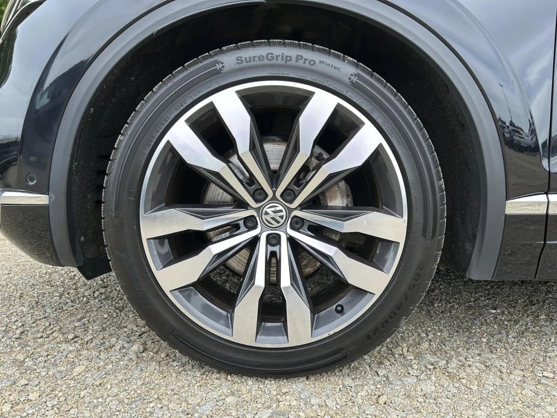 Volkswagen Touareg Model bazowy