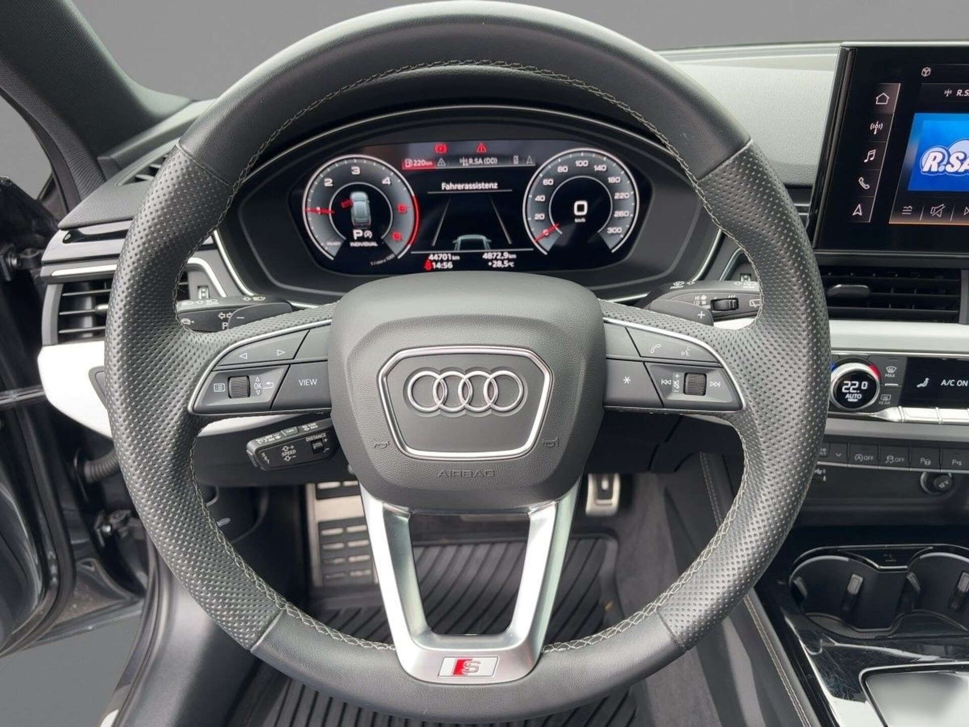 Audi A4 Avant S line