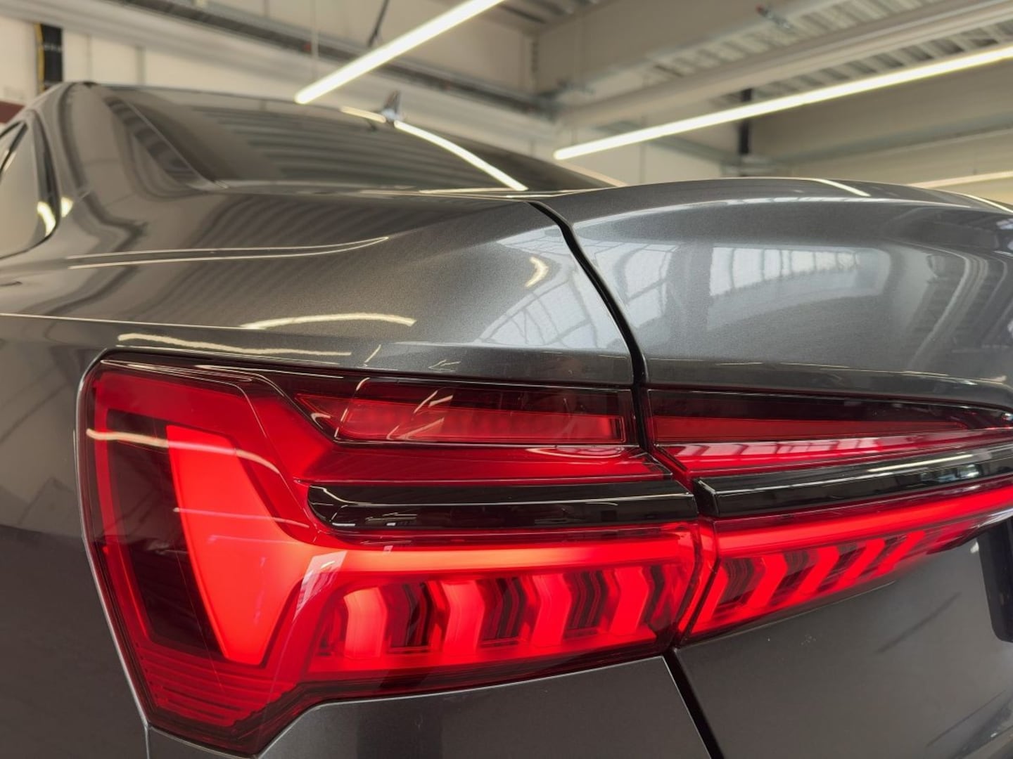 Bild über Audi A6 Limousine S line 45 TFSI quattro S tronic - für weitere Informationen kontaktieren Sie den Audi Partner