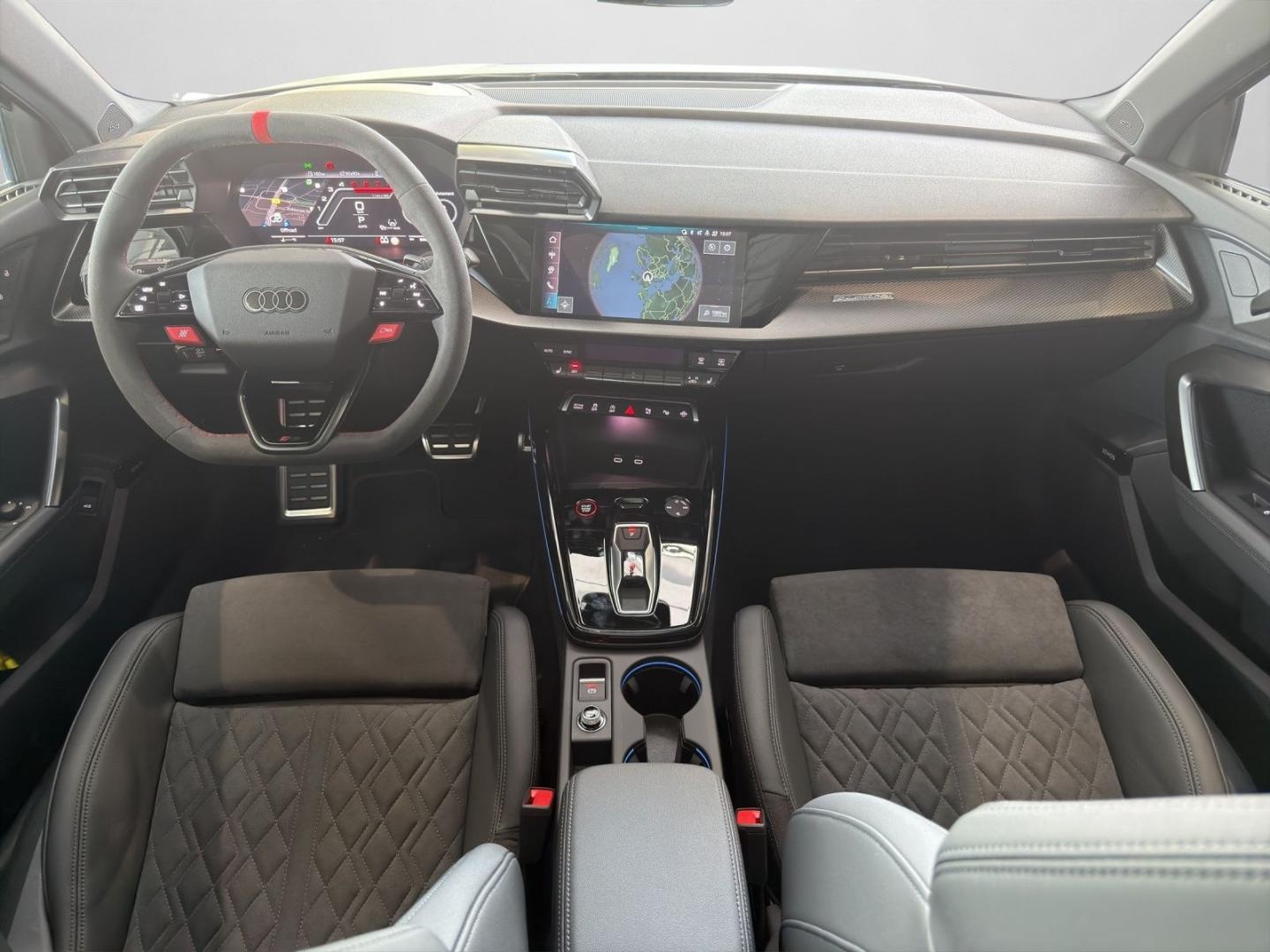 Bild über Audi RS 3 Limousine TFSI quattro 294 kW S tronic - für weitere Informationen kontaktieren Sie den Audi Partner