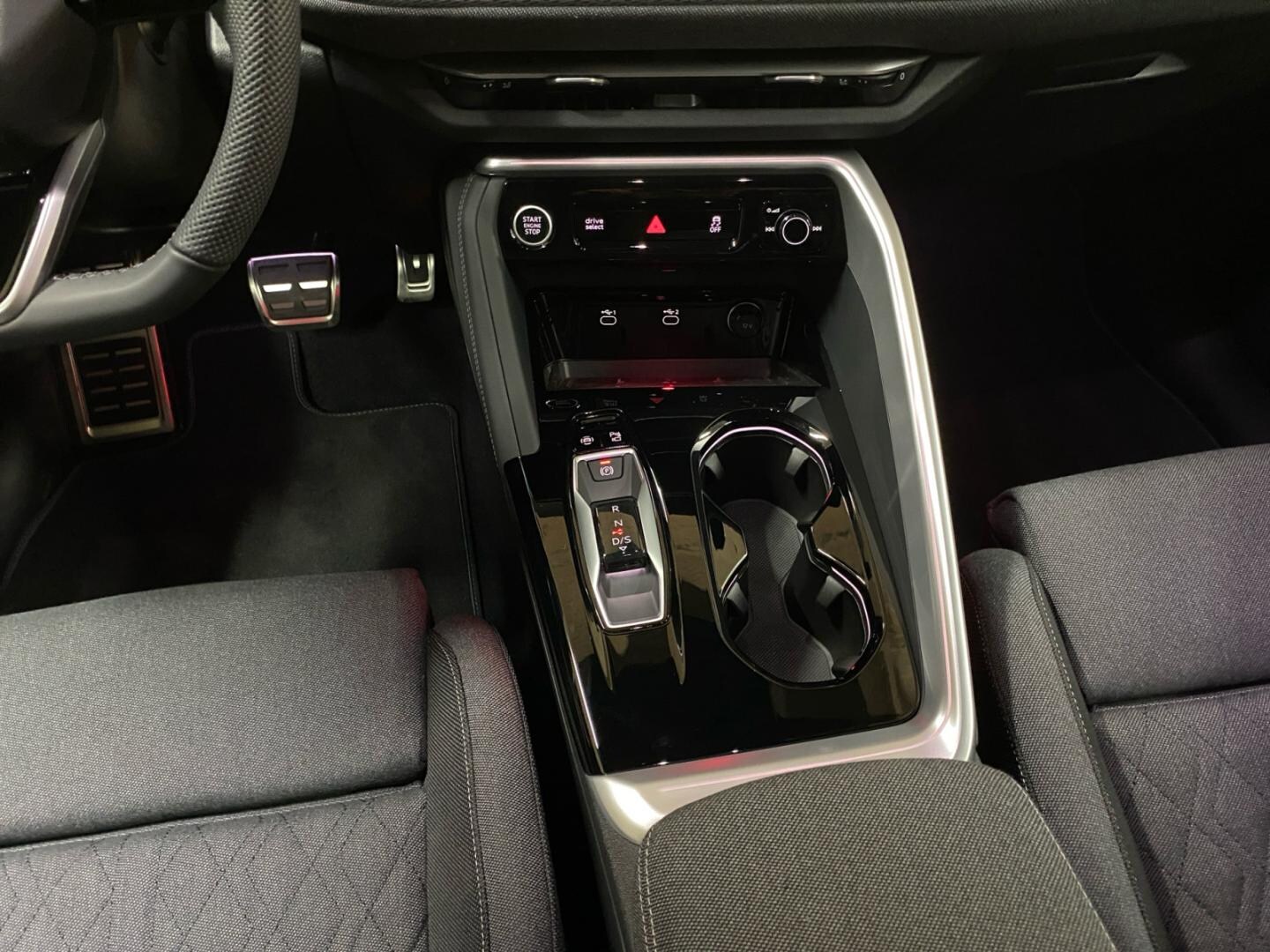 Bild über Audi Q5 Sportback TDI quattro 150 kW S tronic - für weitere Informationen kontaktieren Sie den Audi Partner