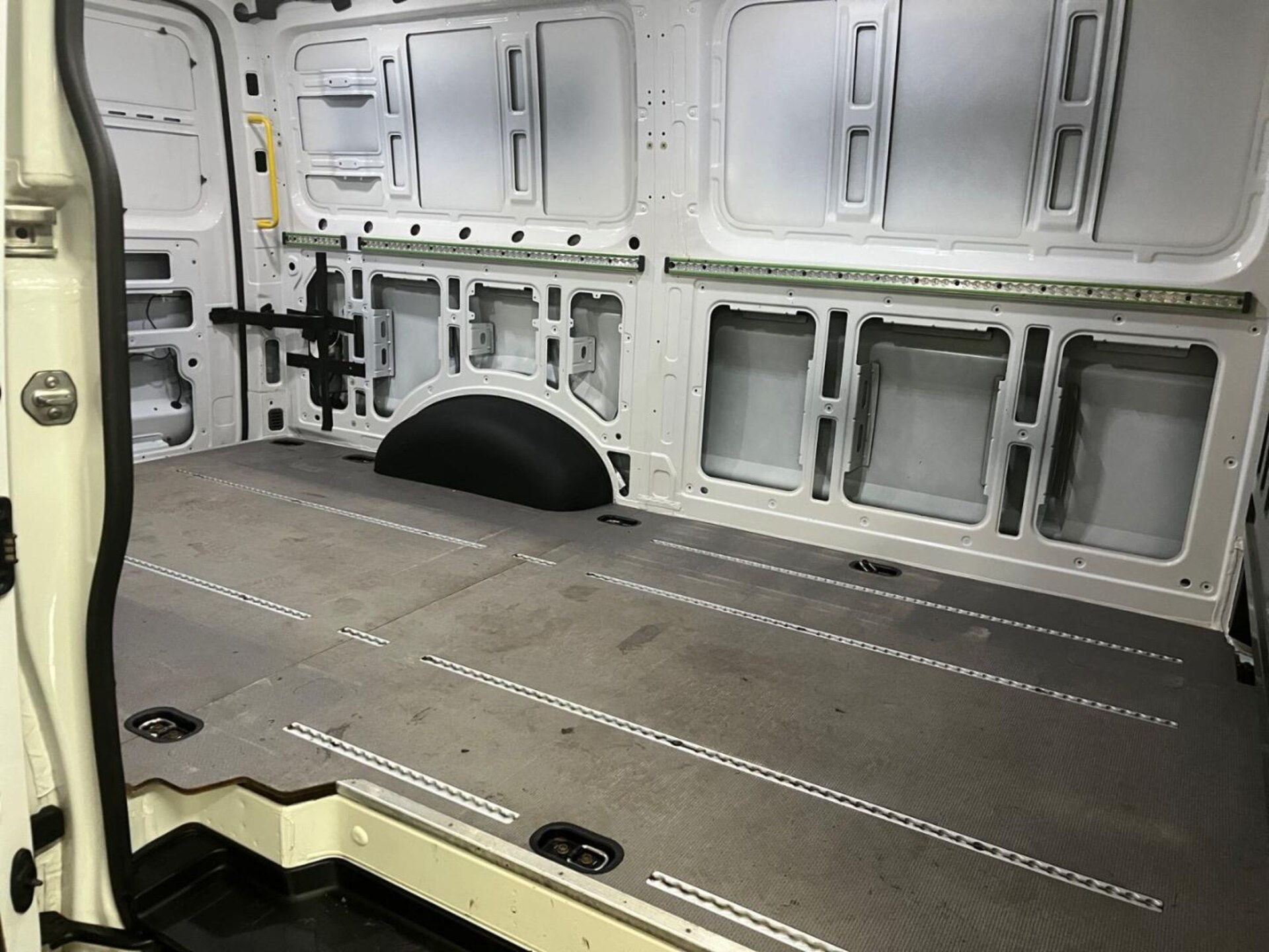Volkswagen Crafter Kasten mittlerer Radstand