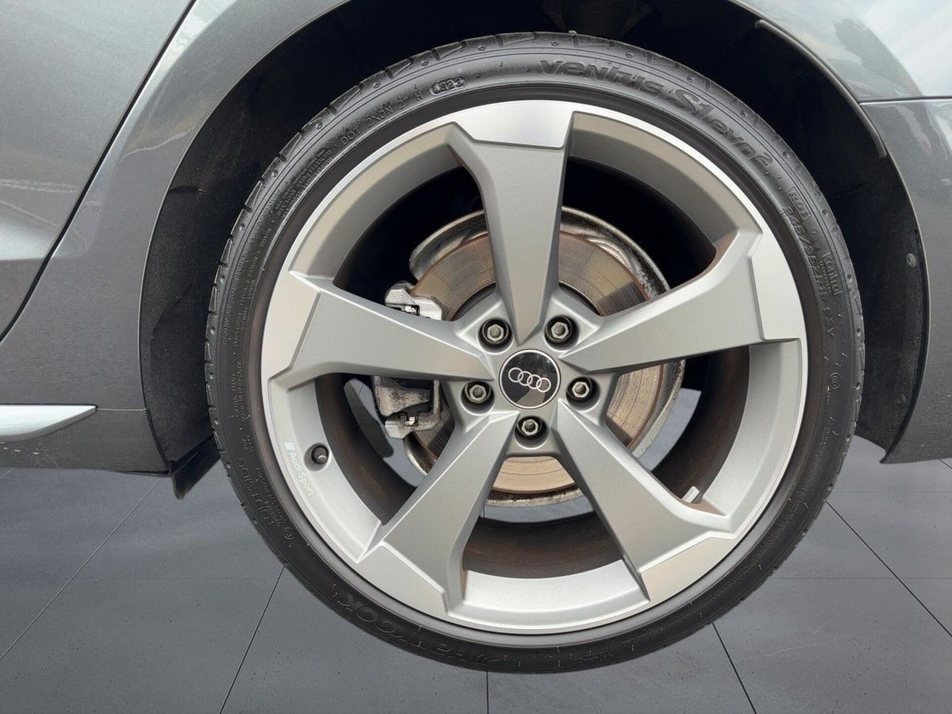 Audi A4 Avant S line