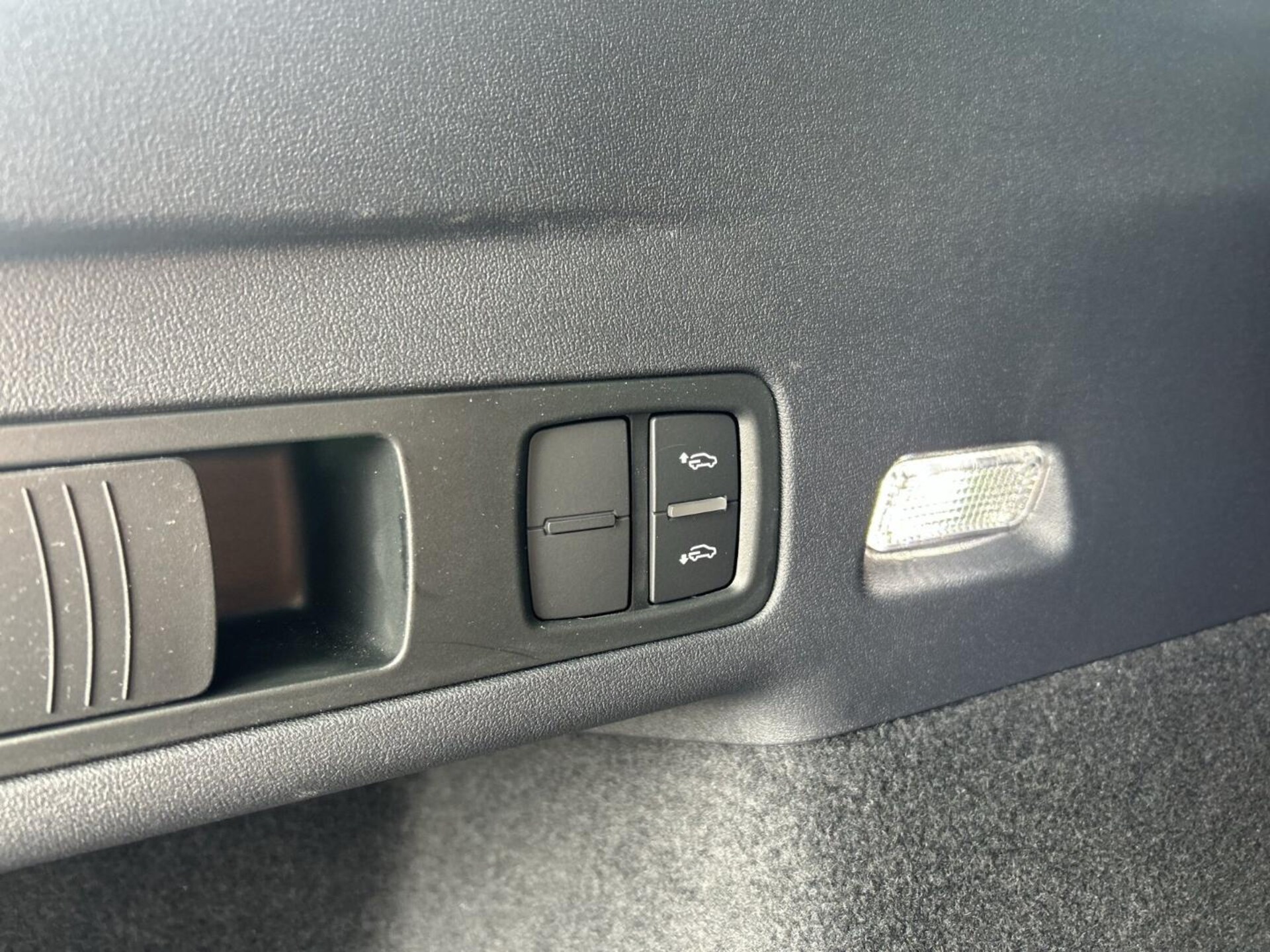 Audi SQ6 SUV e-tron