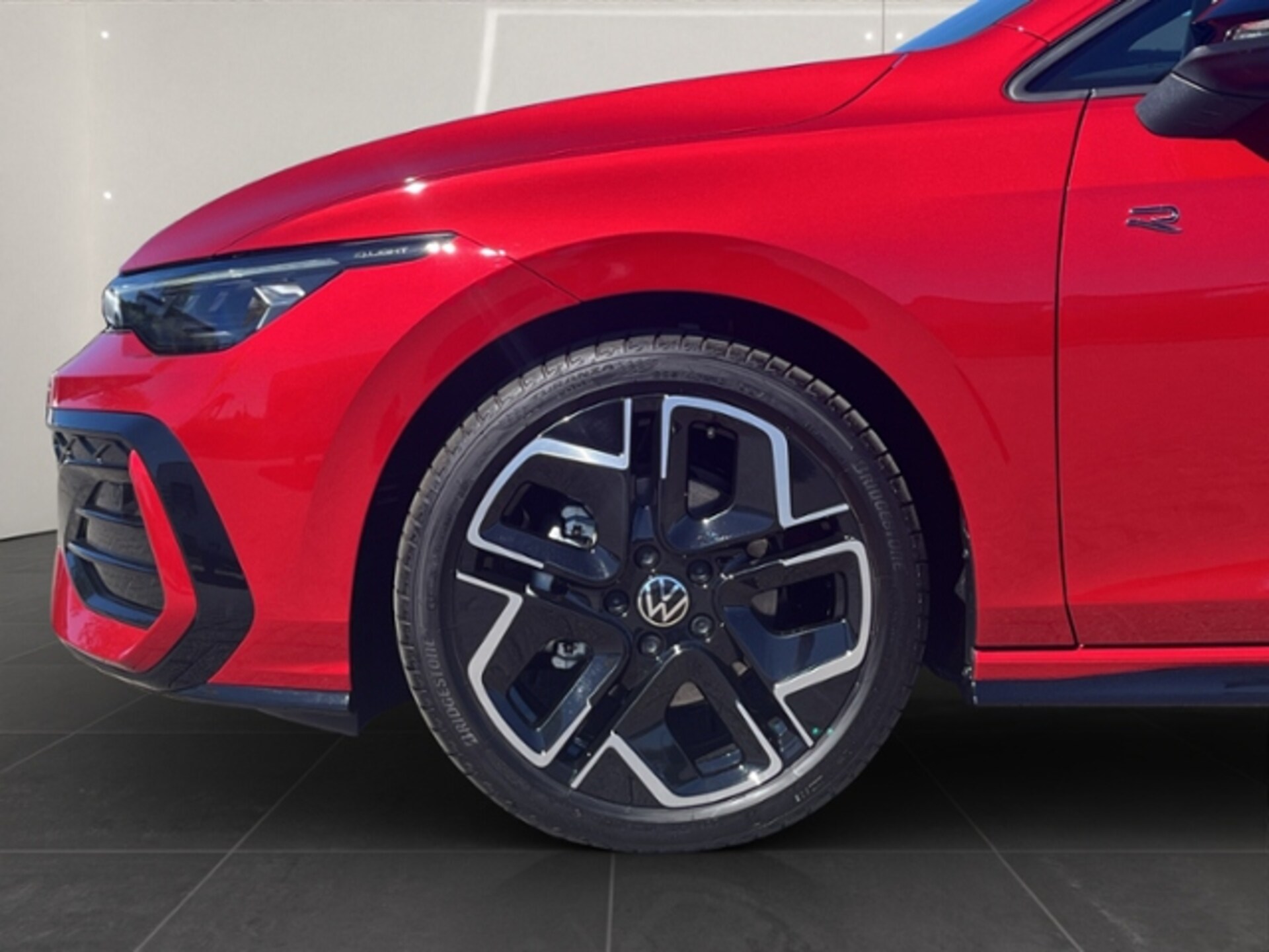 Volkswagen Golf R-Line