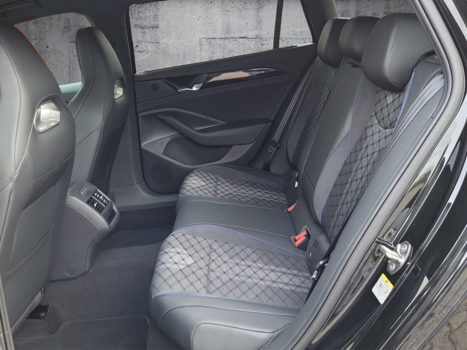 Volkswagen Passat – Bild 10