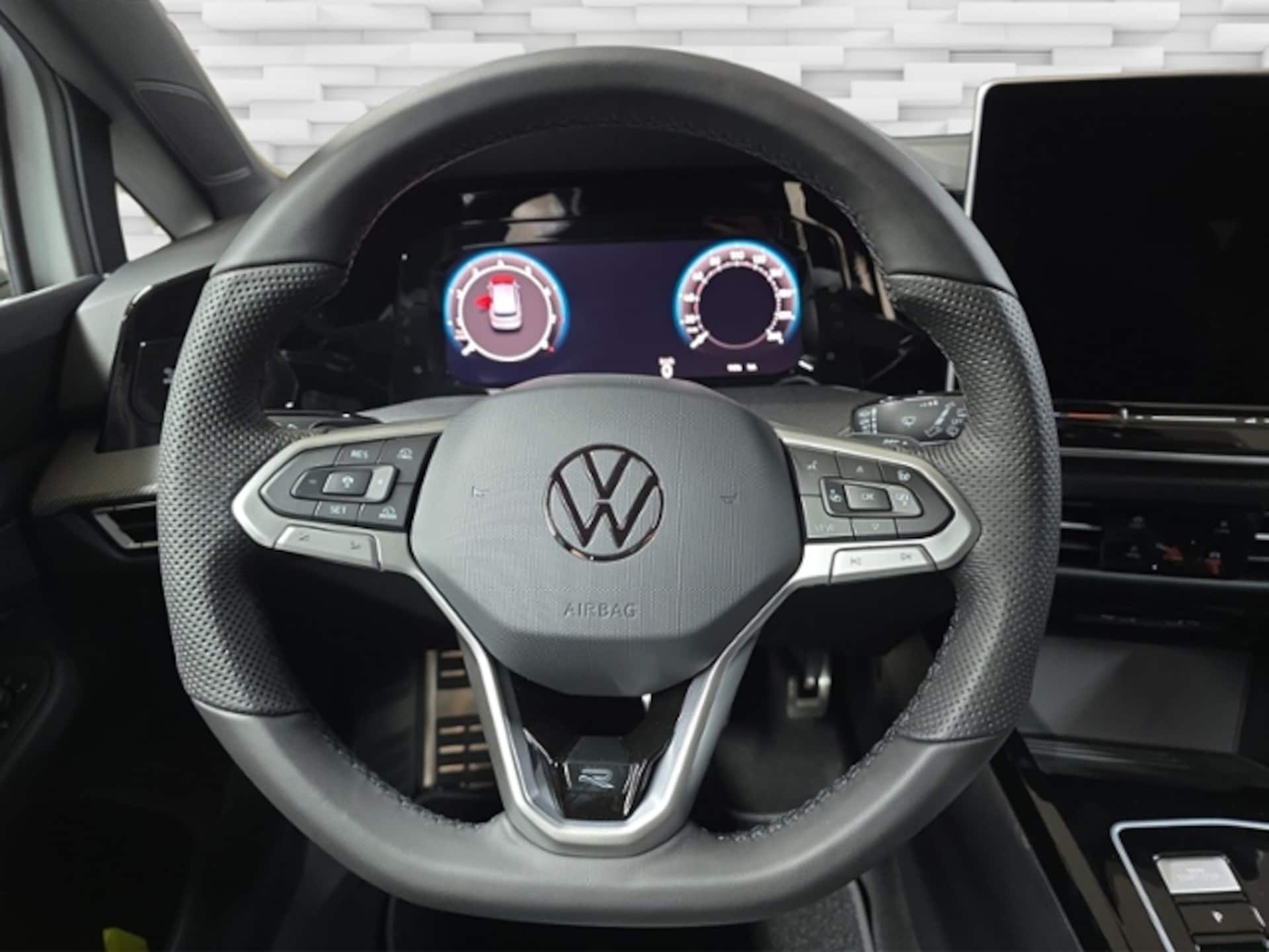 Volkswagen Golf R-Line
